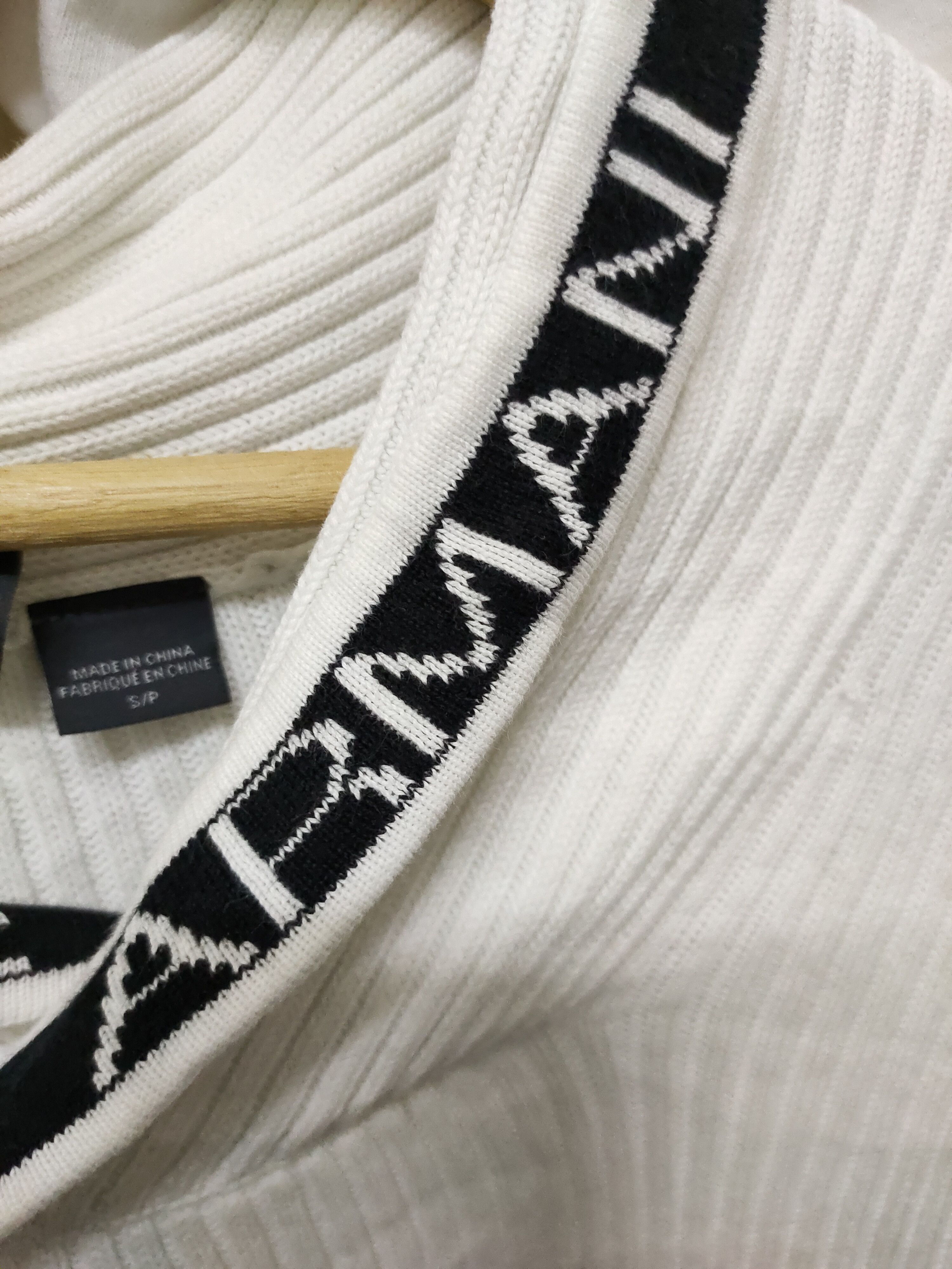 Aran Isles Knitwear Armani exchange X knitwear x sweatshirt Size US S / EU 44-46 / 1 - 5 Thumbnail