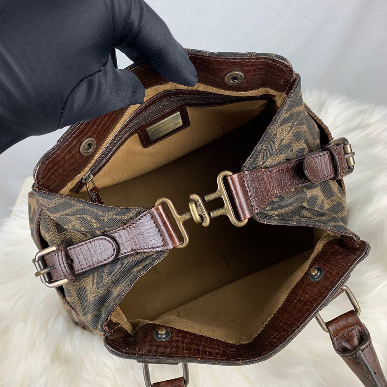 Fendi Authentic FENDI Zucca Du Jour Handbag Size ONE SIZE - 12 Thumbnail