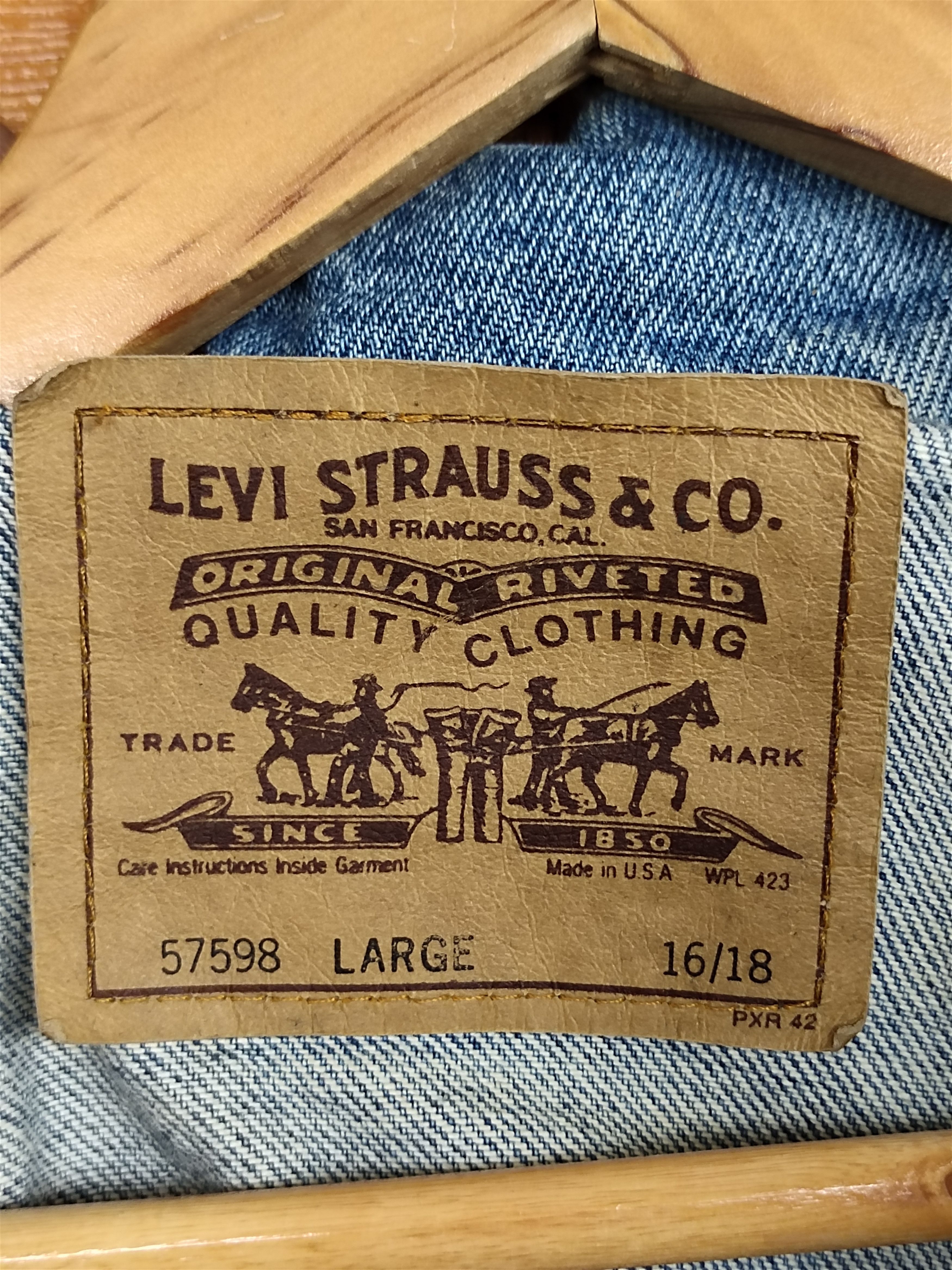Levi's Vintage 1992 LEVIS Trucker Denim Jacket Size US L / EU 52-54 / 3 - 15 Thumbnail