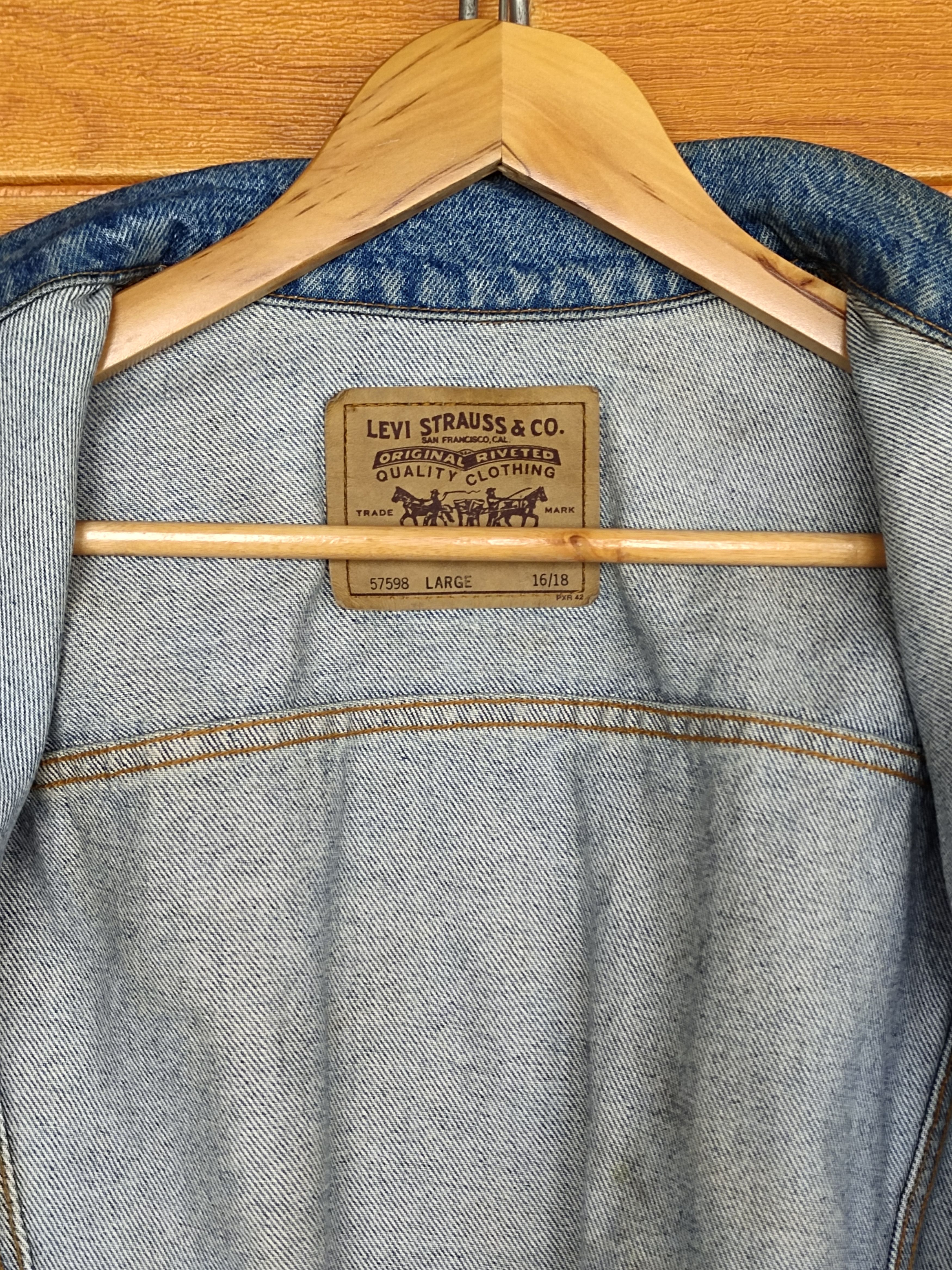 Levi's Vintage 1992 LEVIS Trucker Denim Jacket Size US L / EU 52-54 / 3 - 14 Thumbnail