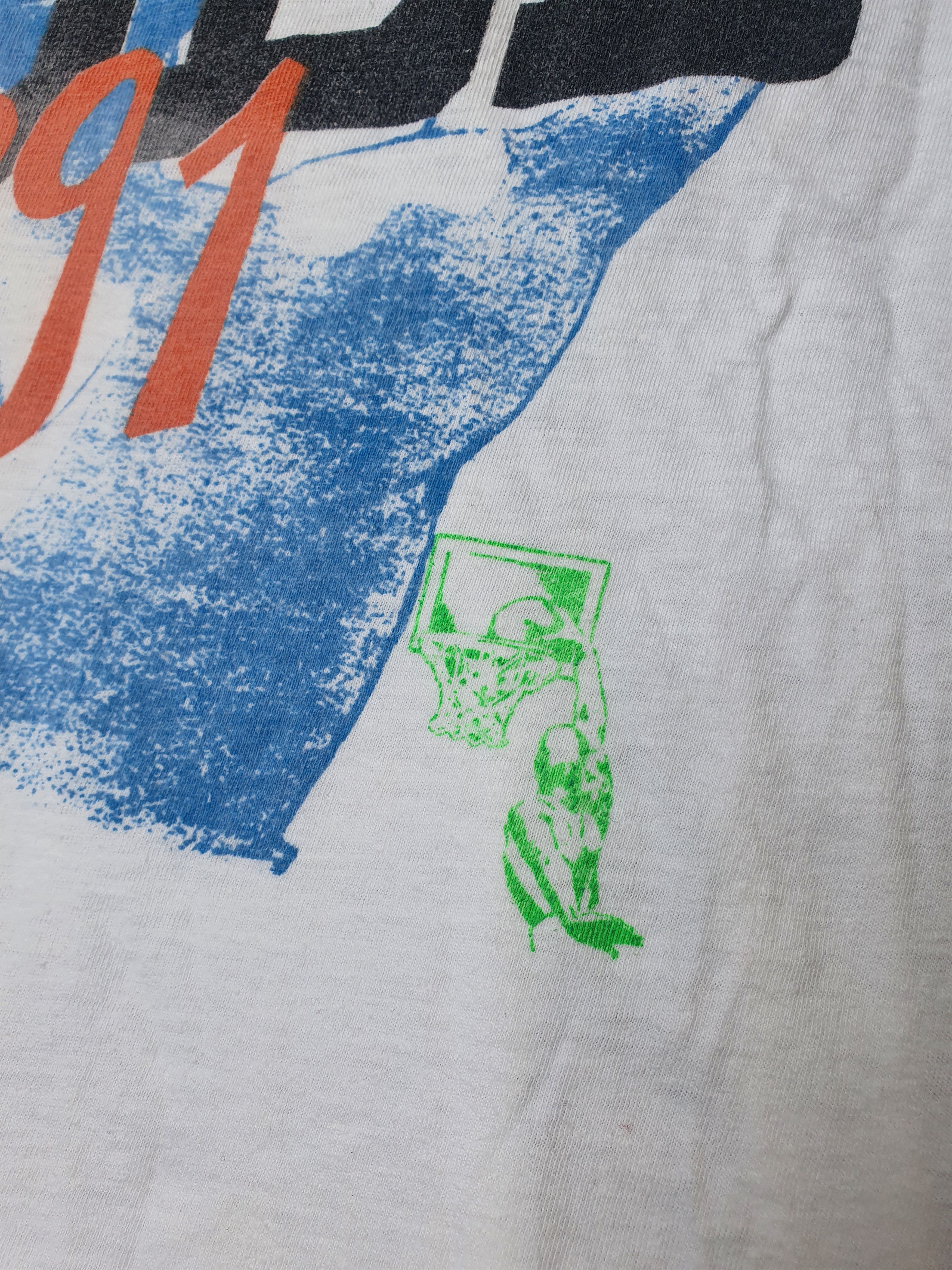 Vintage France TIUBB Basketball Vtg 1991 single stich tee,sz M Size US M / EU 48-50 / 2 - 6 Thumbnail