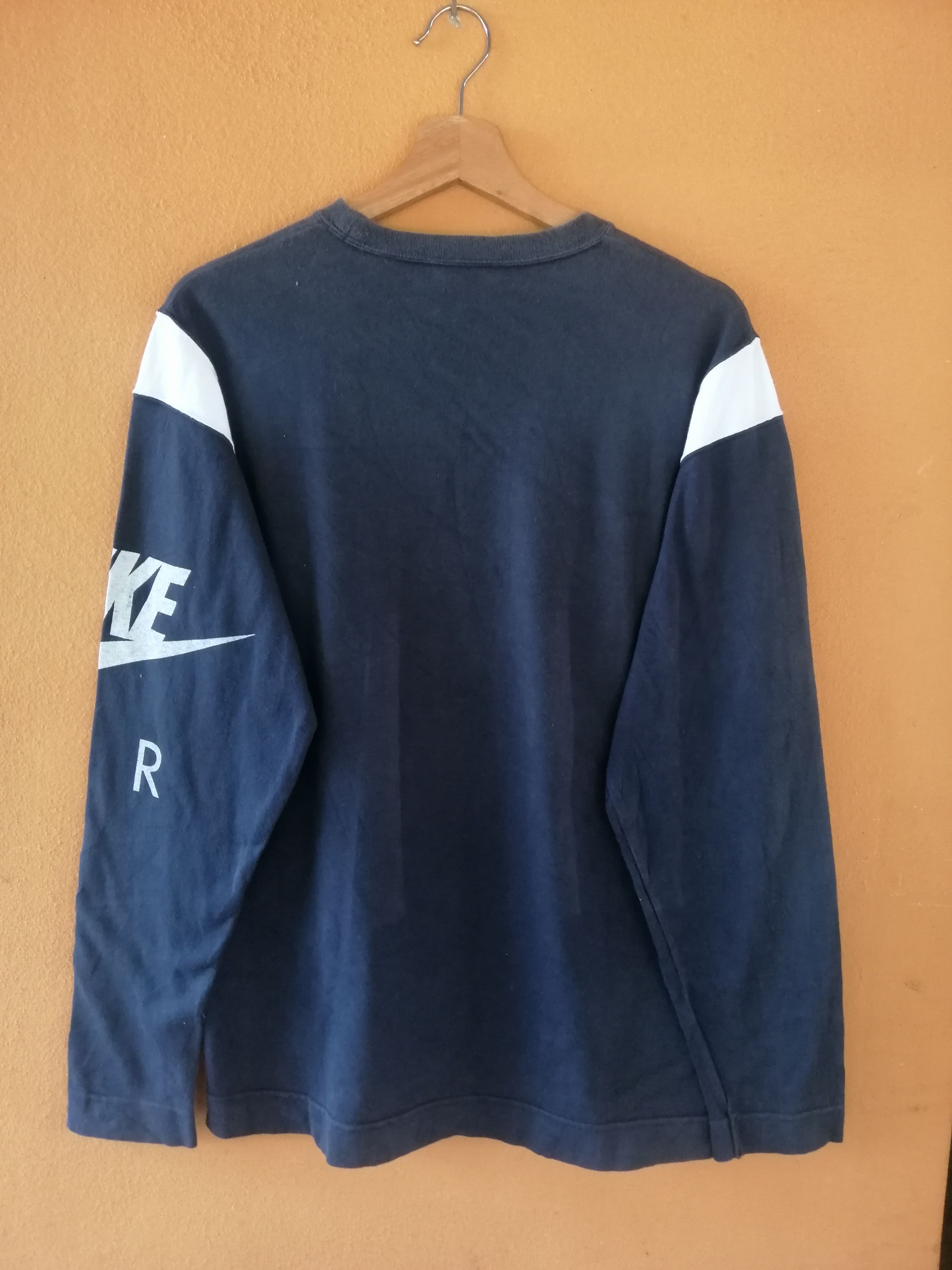 Nike Vintage Nike Air Big Logo Jumper Fullover Sweatshirt B8 Size US M / EU 48-50 / 2 - 2 Thumbnail