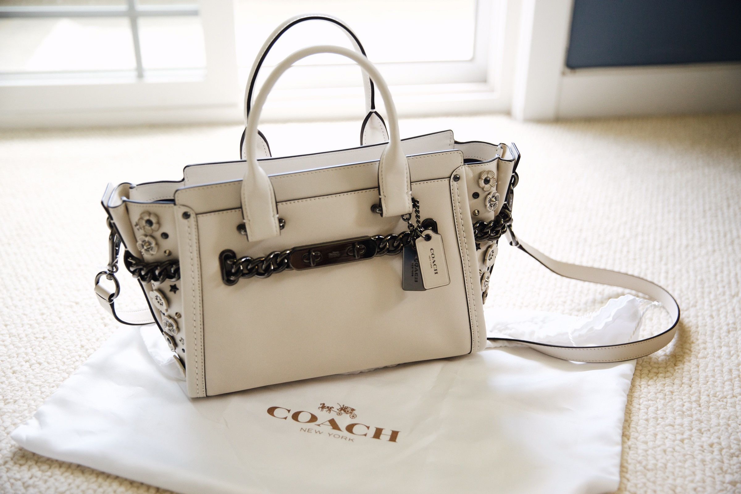 Coach COACH SWAGGER 27 IN GLOVETANNED LEATHER WITH WILLOW FLORAL DETAIL ...