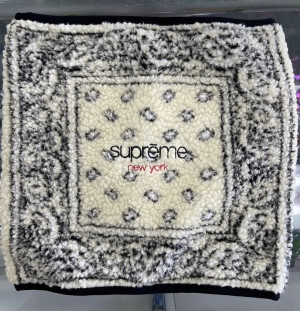 Supreme Supreme Bandana Fleece Neck Gaiter | Grailed