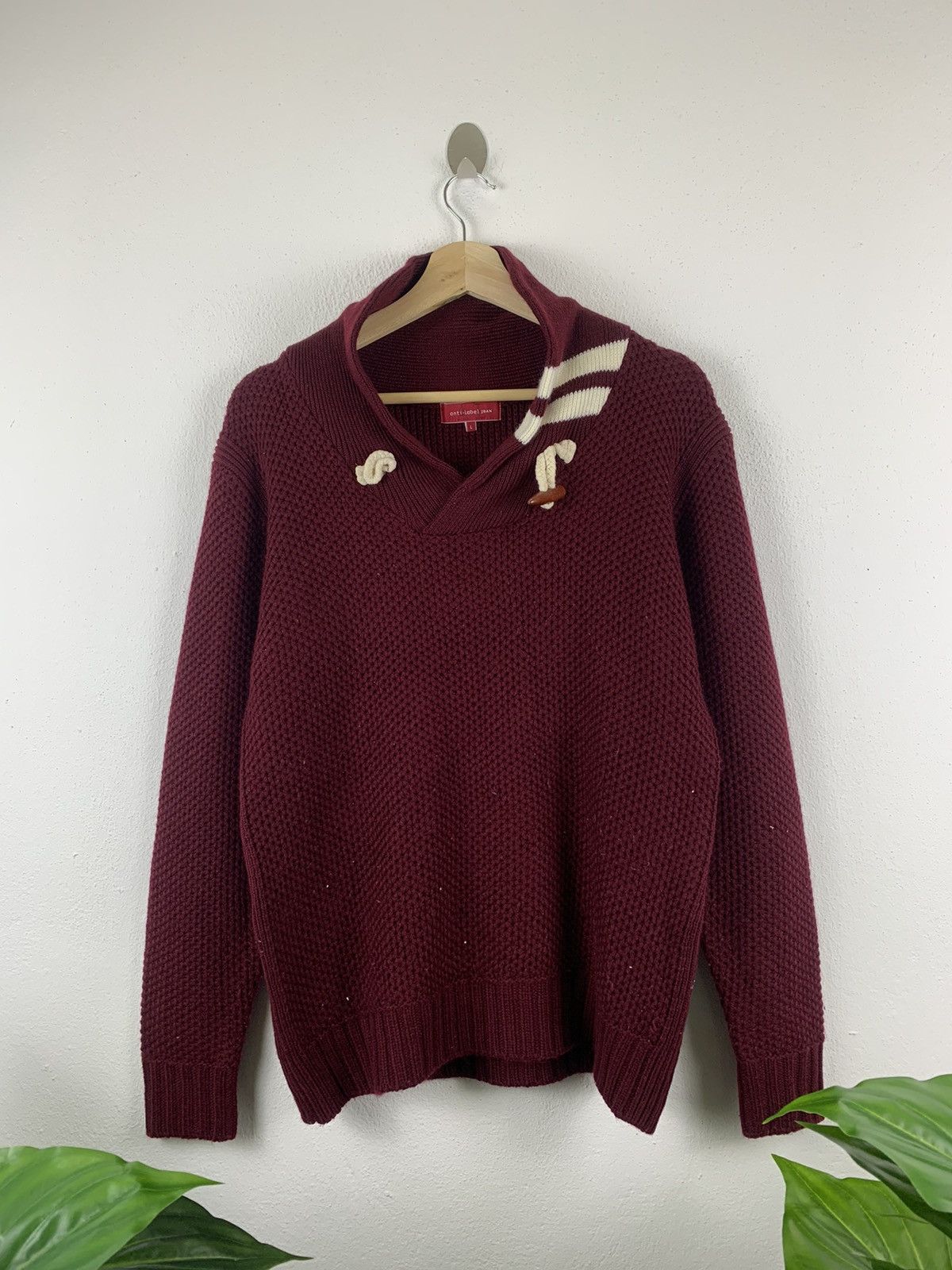 Anti label knitwear sweater