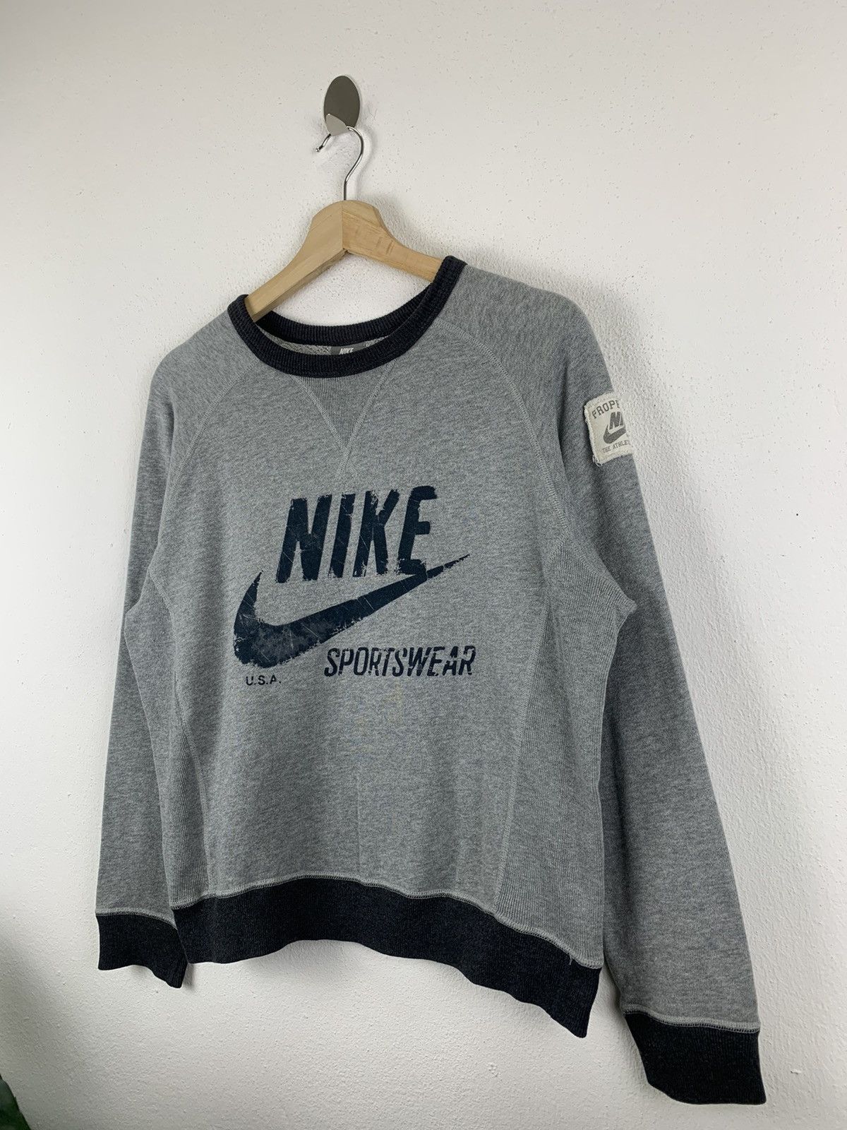 Nike NIKE SPORTWEAR BIG LOGO CROP SWEATSHIRT Size US S / EU 44-46 / 1 - 2 Thumbnail