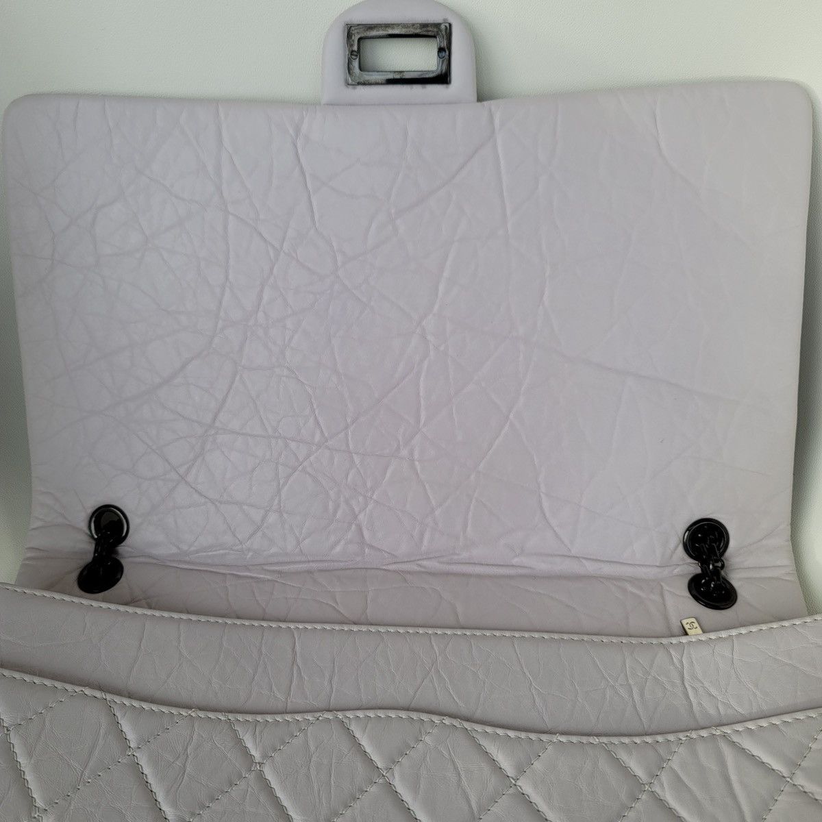 Chanel Chanel 2.55 Reissue XL Aged Calfskin Maxi Flap Gray Bag Size ONE SIZE - 21 Thumbnail