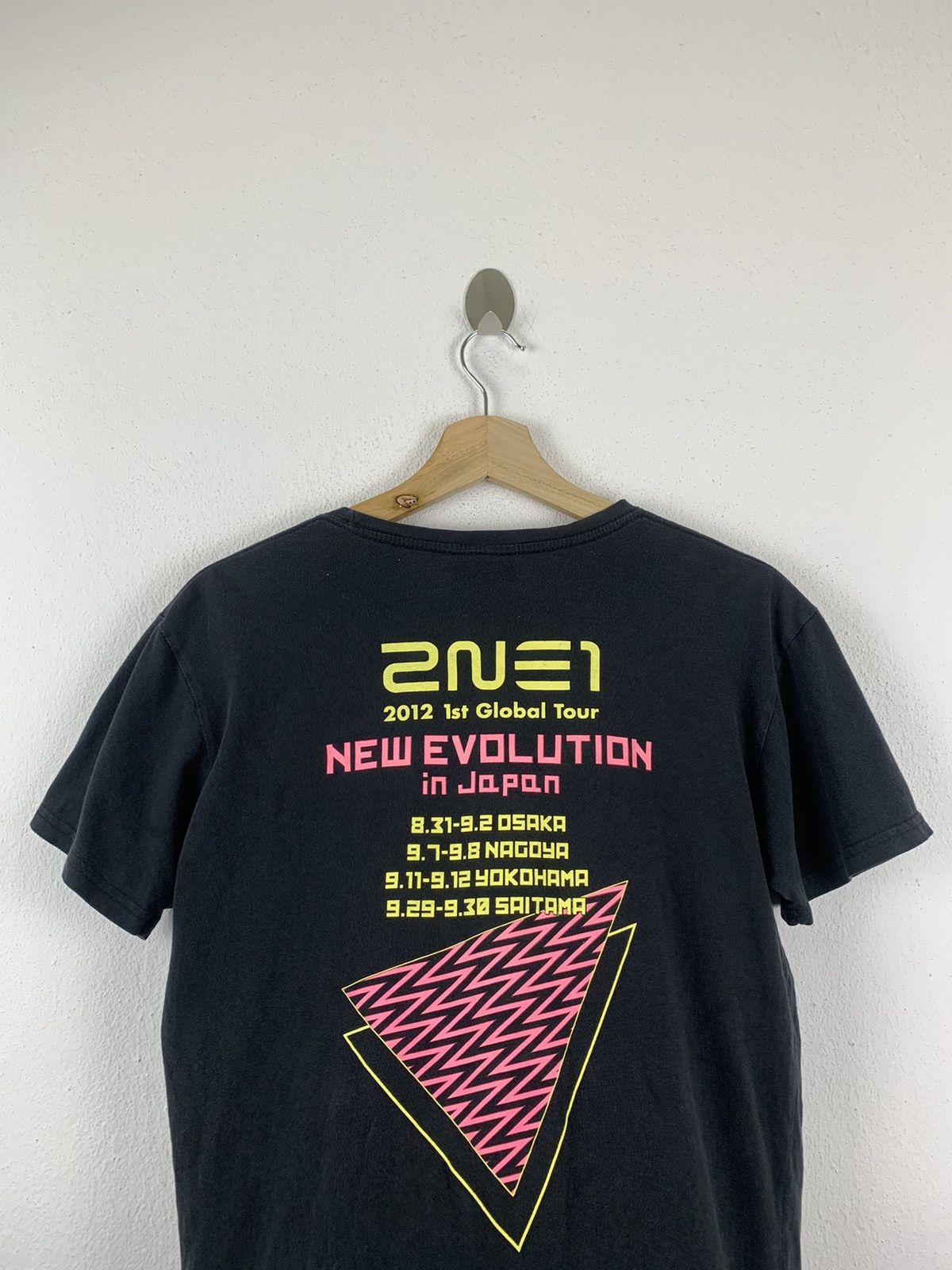 Band Tees × Japanese Brand Vintage Y2K 2Ne1 new evolution in japan Size US M / EU 48-50 / 2 - 5 Thumbnail