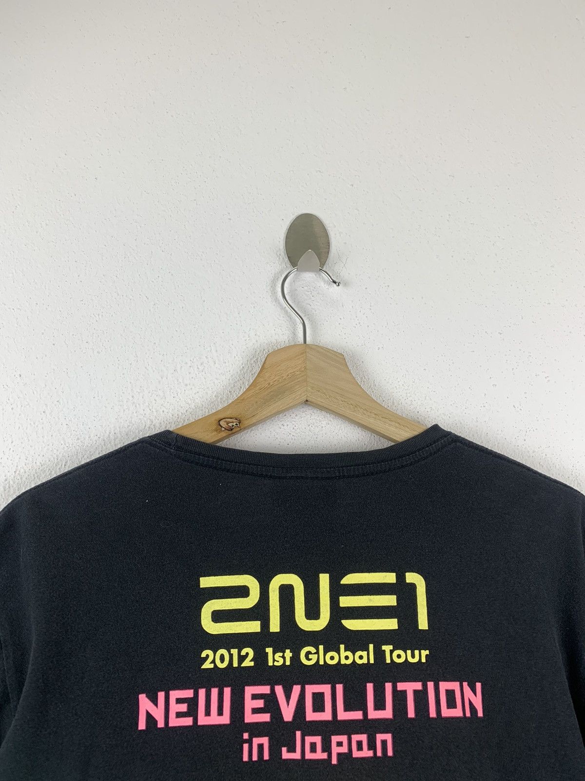 Band Tees × Japanese Brand Vintage Y2K 2Ne1 new evolution in japan Size US M / EU 48-50 / 2 - 6 Thumbnail