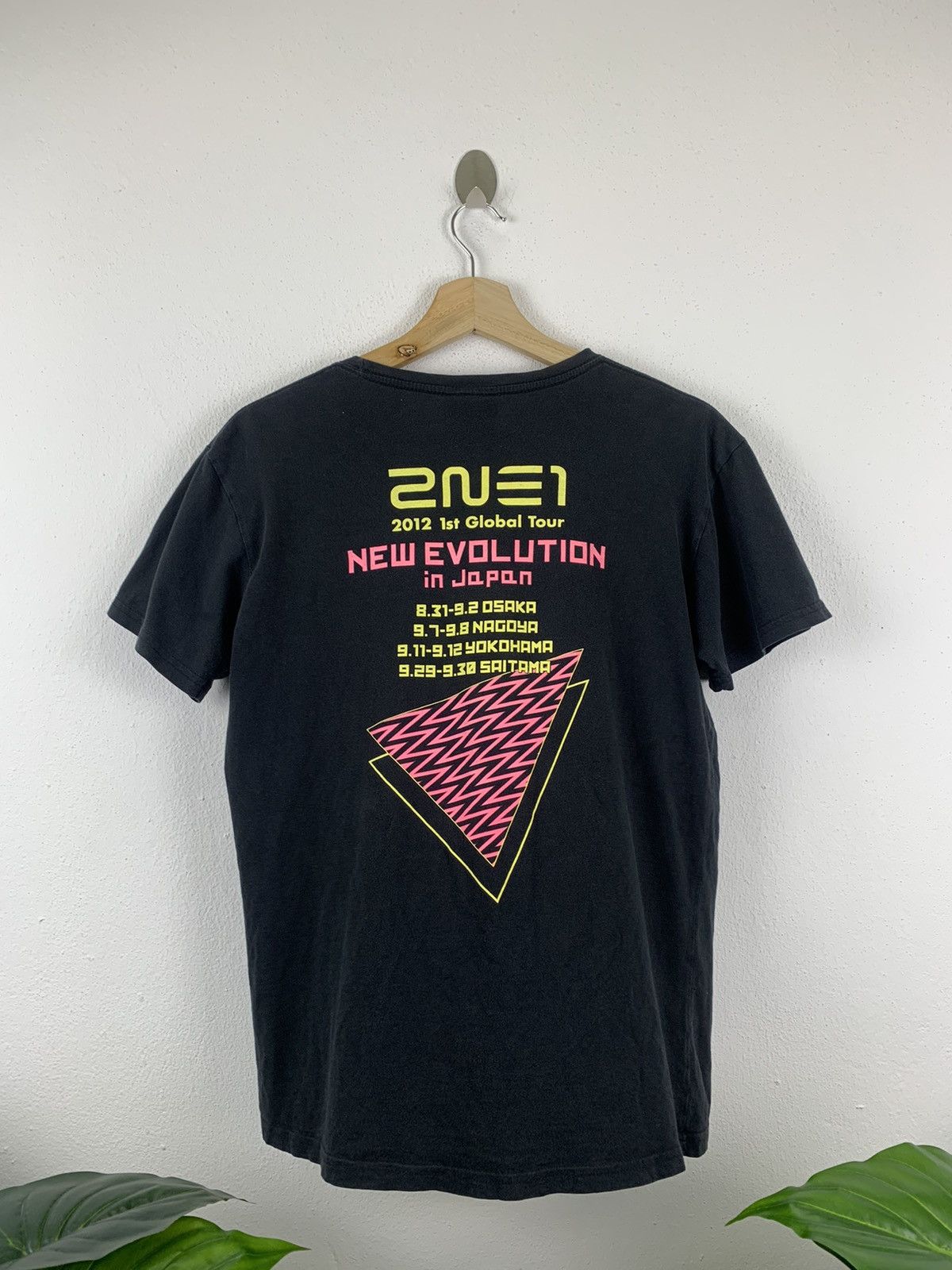 Band Tees × Japanese Brand Vintage Y2K 2Ne1 new evolution in japan Size US M / EU 48-50 / 2 - 4 Thumbnail