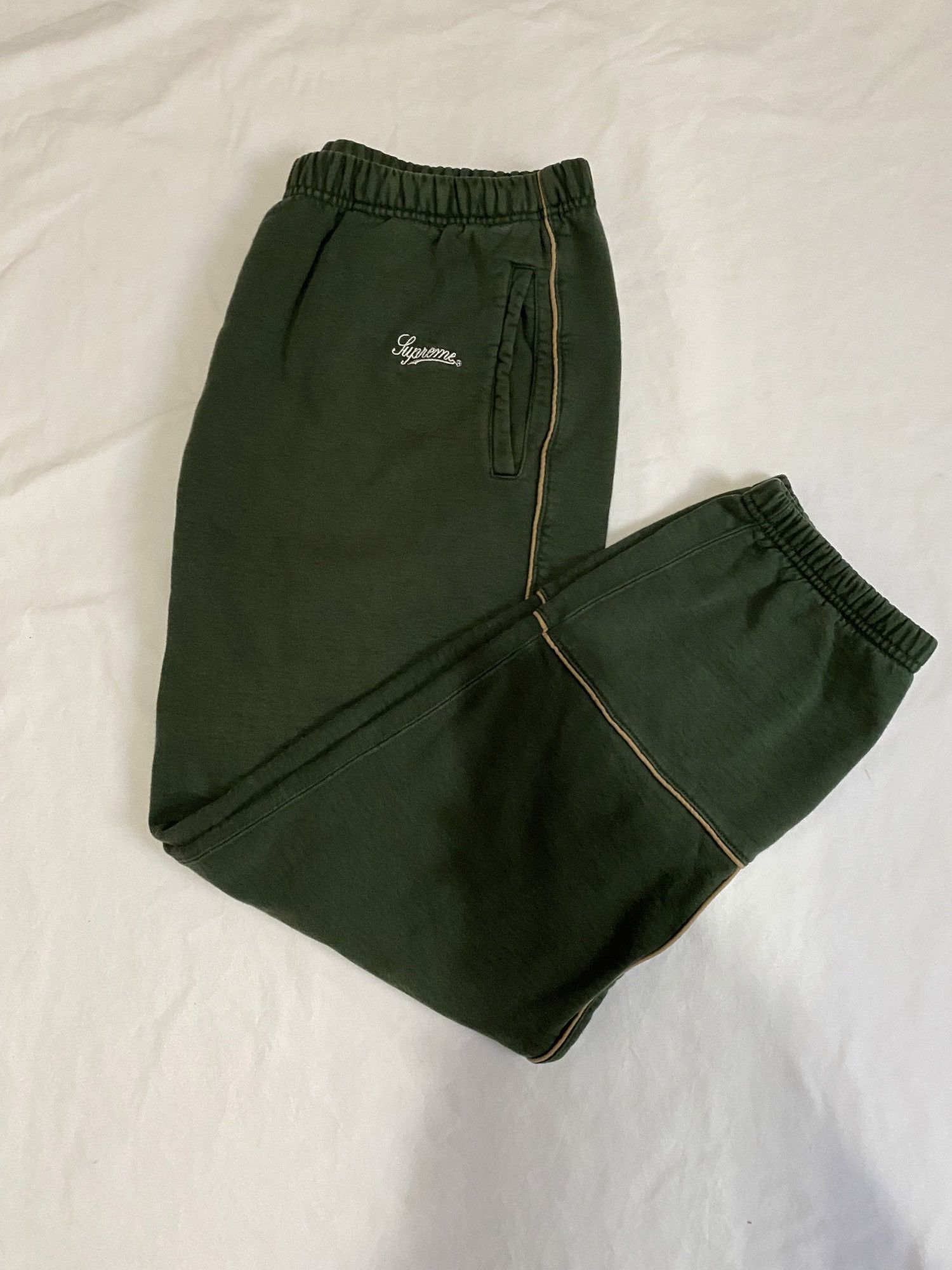 Supreme Pre-Owned Supreme "Piping" Sweatpants Size US 32 / EU 48 - 1 Thumbnail