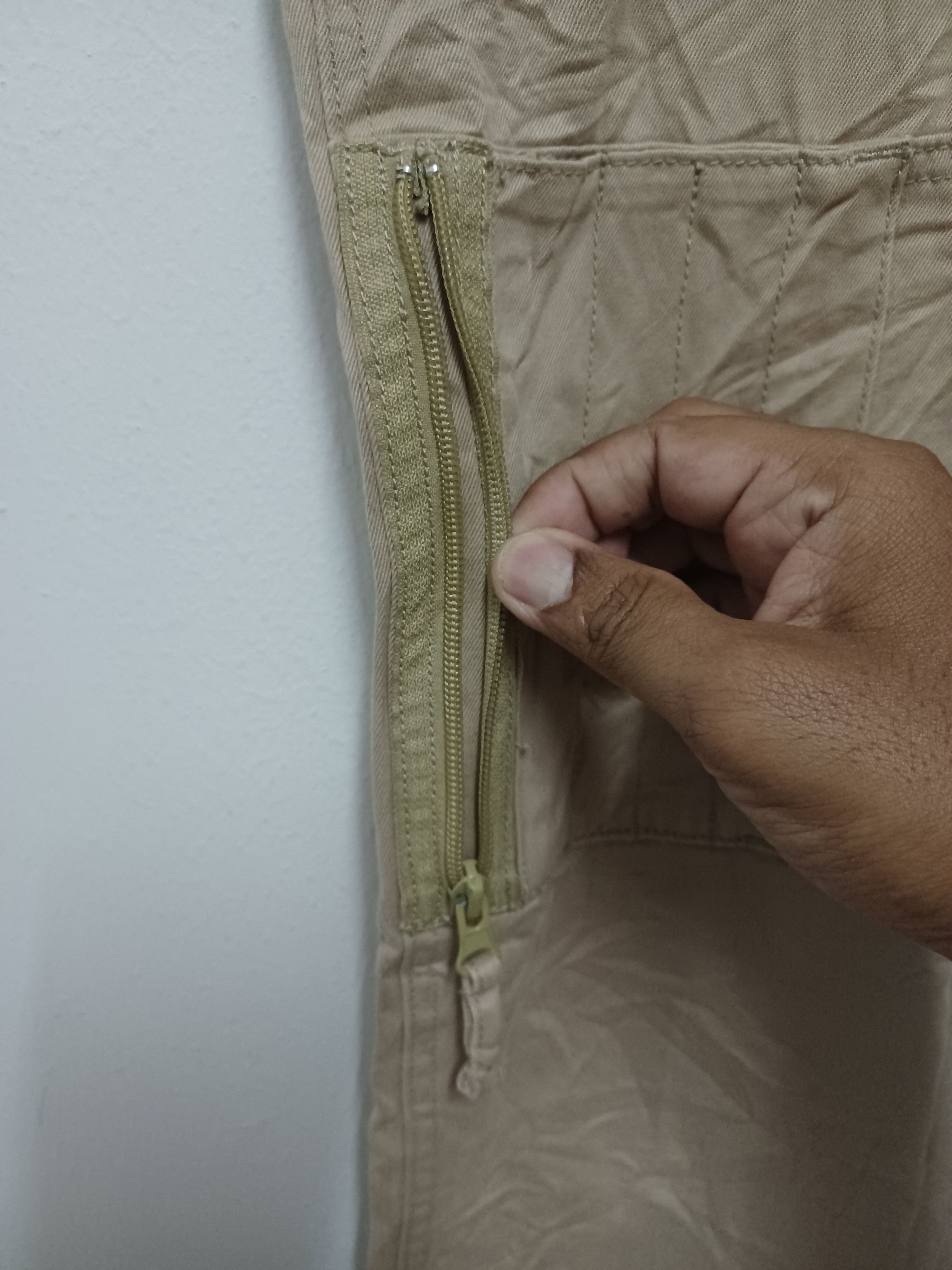 LPG ROOTS AND EQUIPMENT ZIPPER HEM PANTS