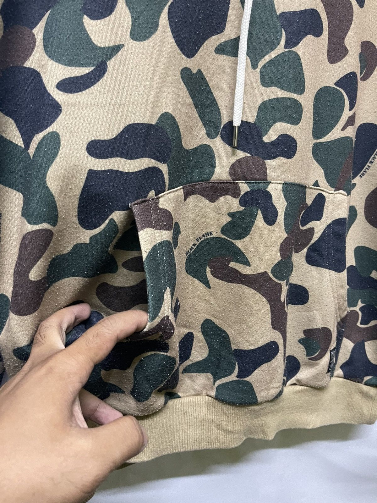 Japanese Brand × Vintage VINTAGE BLACK FLAME CAMO HOODIE SWEATSHIRT Size US M / EU 48-50 / 2 - 7 Thumbnail