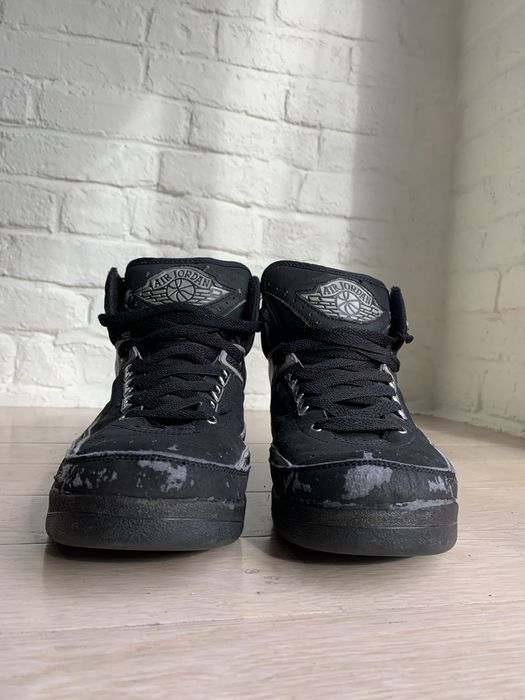 Black and chrome jordan 2 online