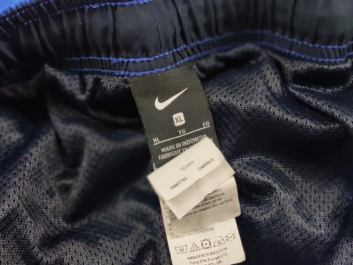 Nike Vintage Nike Shorts Blue swoosh casual Y2K Streetwear Size US 34 / EU 50 - 12 Thumbnail