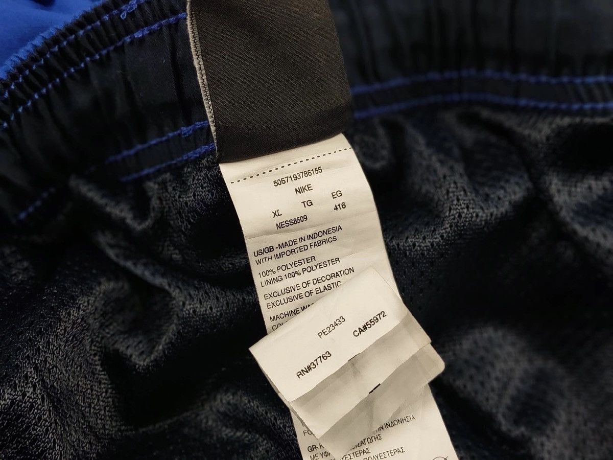 Nike Vintage Nike Shorts Blue swoosh casual Y2K Streetwear Size US 34 / EU 50 - 13 Thumbnail