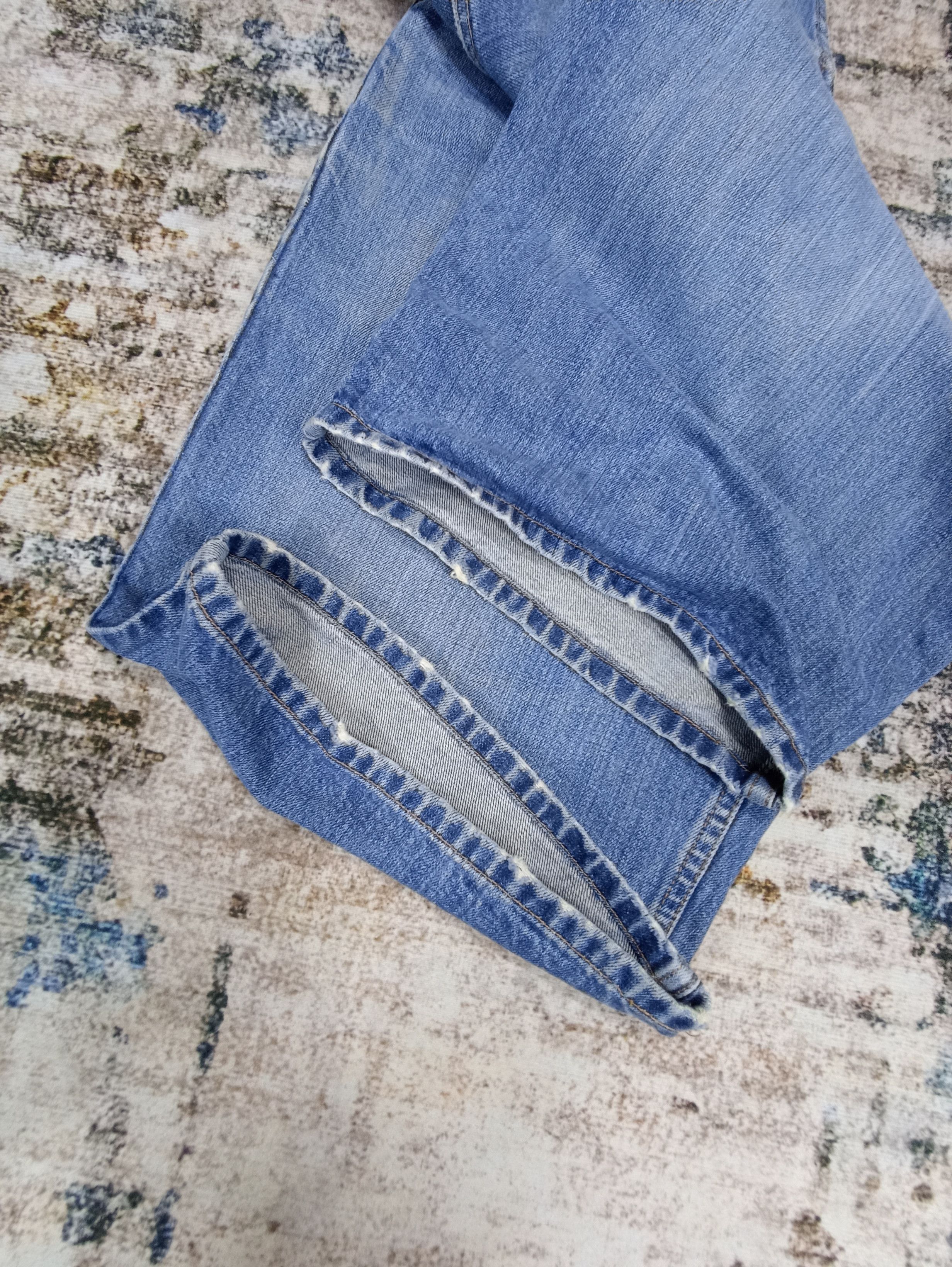 Jean × Levi's × Vintage 90s Vintage Levi’s 569 Short Jeans - J069 Size US 35 - 7 Thumbnail