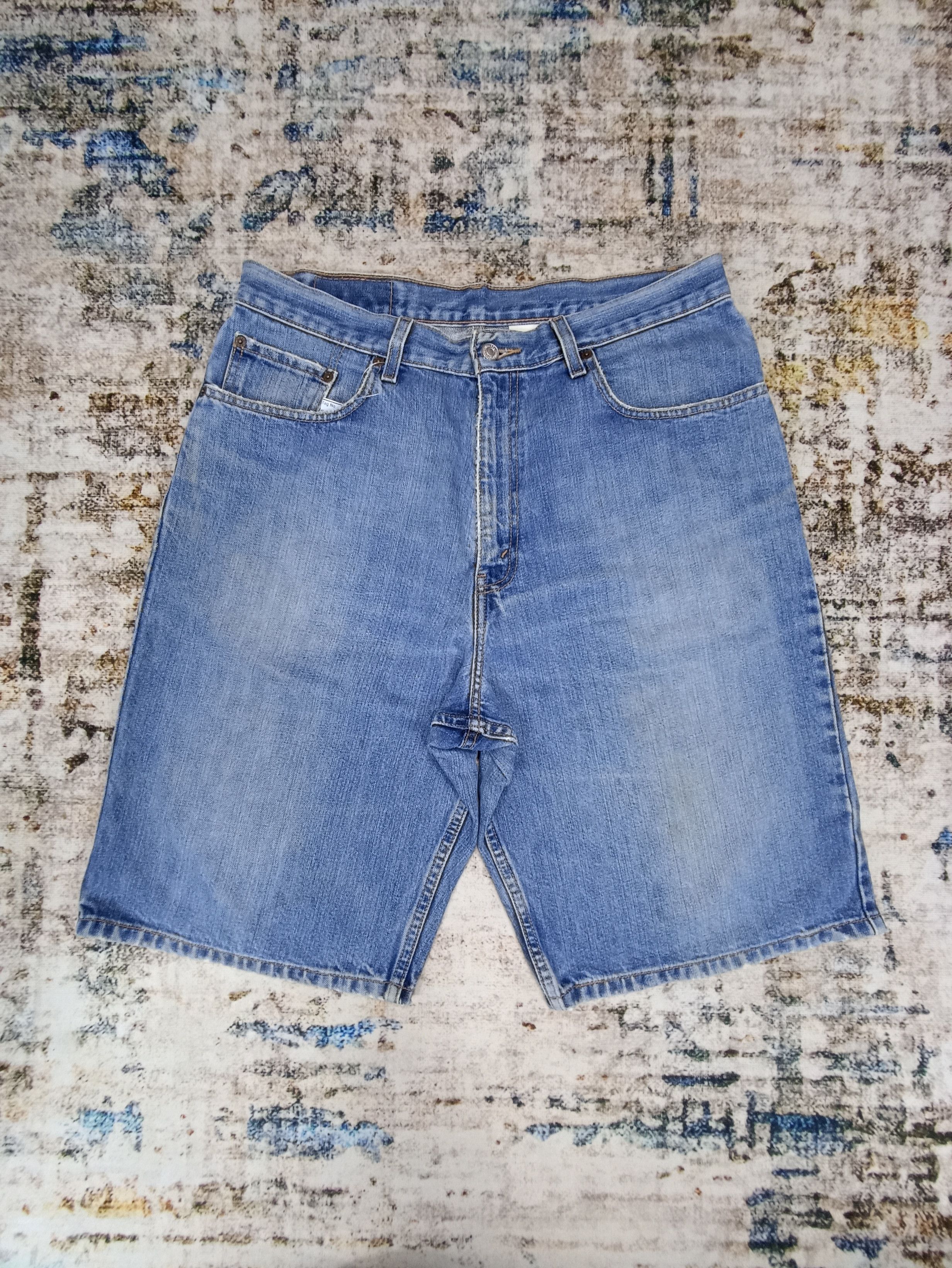 Jean × Levi's × Vintage 90s Vintage Levi’s 569 Short Jeans - J069 Size US 35 - 1 Thumbnail
