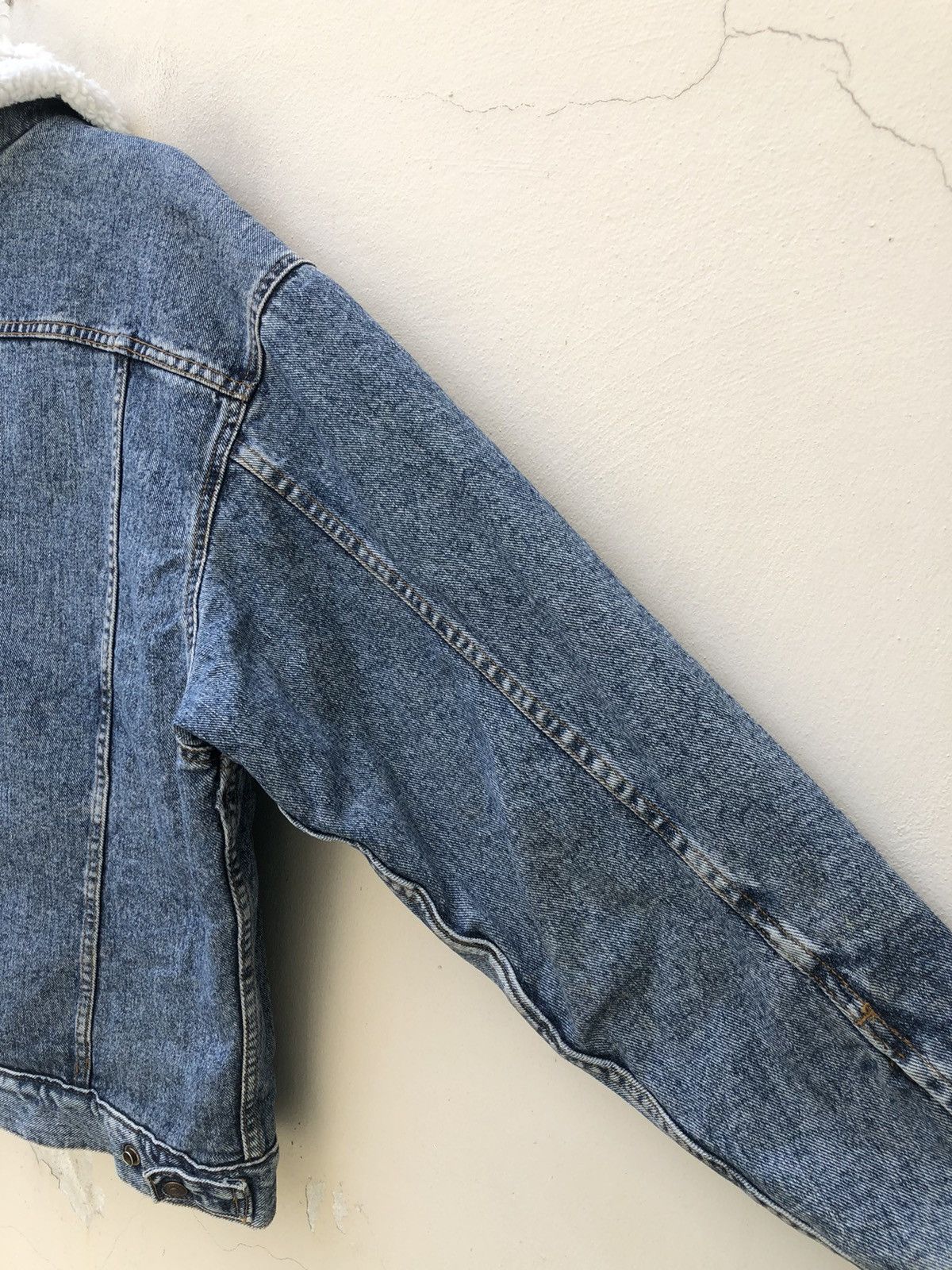 Levi's Vintage 1991 Levi’s Sherpa Faded Blue Denim Trucker Jacket Size US L / EU 52-54 / 3 - 11 Thumbnail