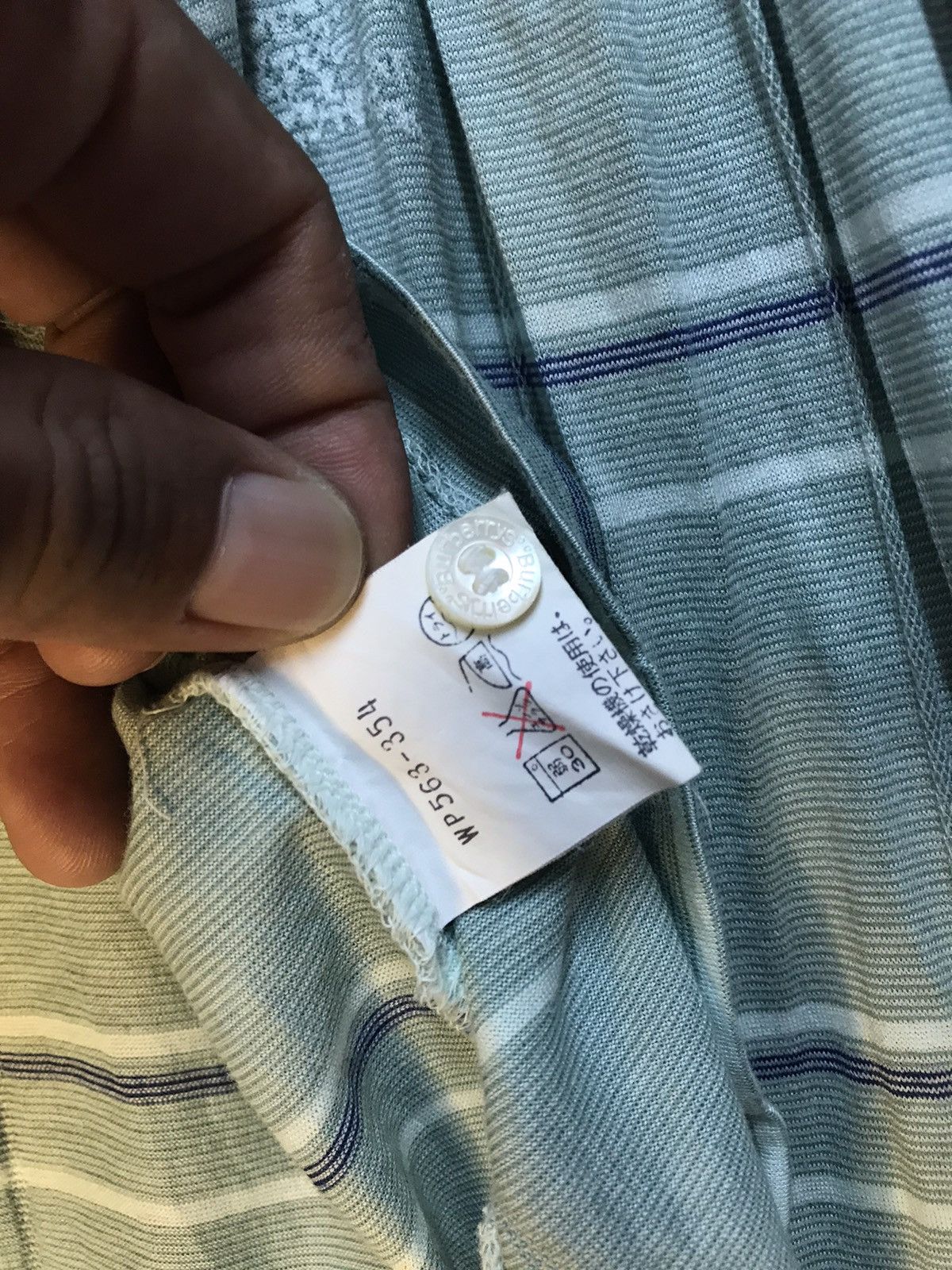 Burberry Vintage Burberrys polos long sleeve full print Size US L / EU 52-54 / 3 - 10 Thumbnail