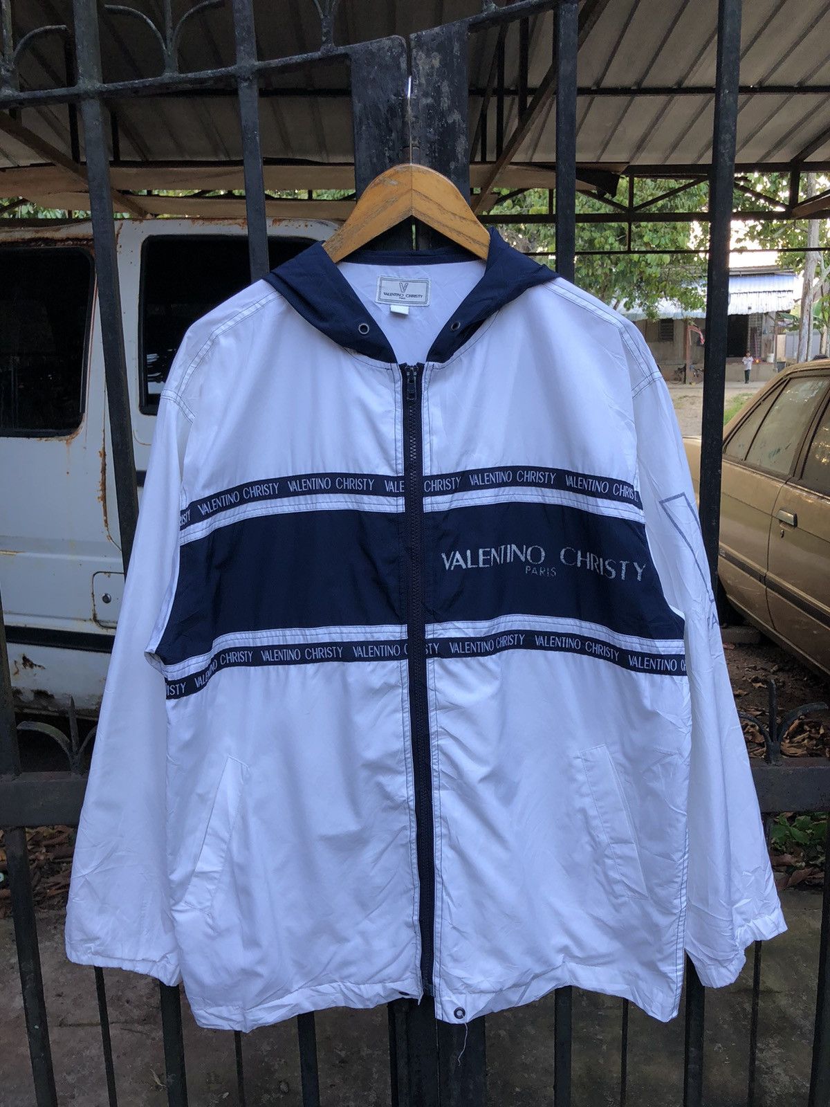 Other × Valentino × Vintage Vintage Valentino Christy Paris Windbreaker Jacket Size US M / EU 48-50 / 2 - 2 Thumbnail