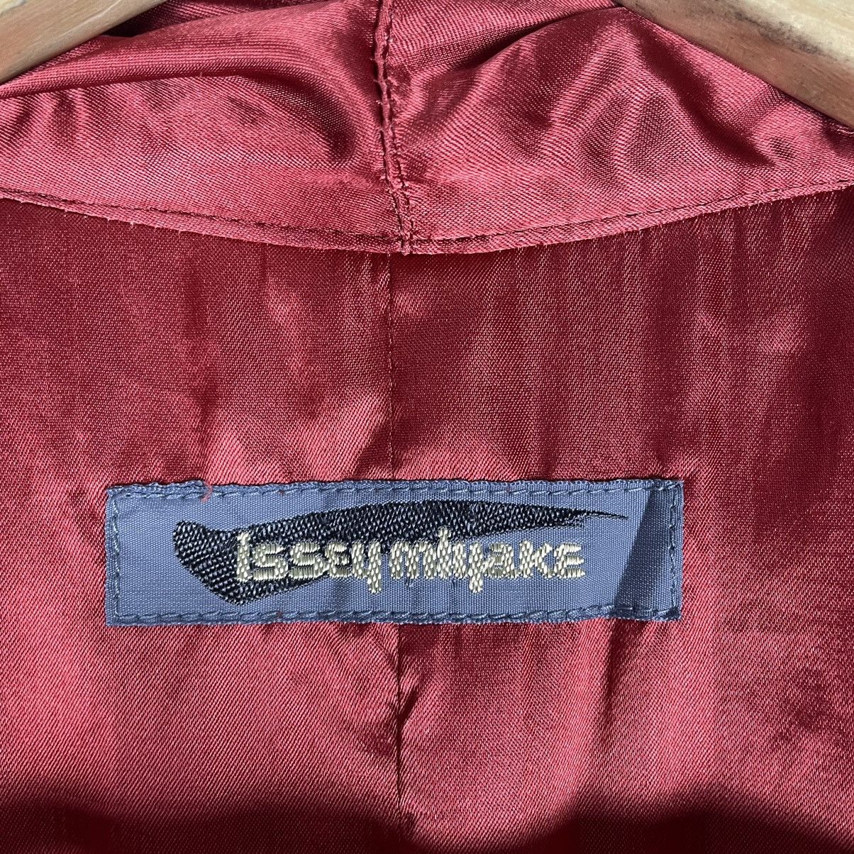 Issey Miyake × Vintage 🔥80s ISSEY MIYAKE Satin Spiral Button Jacket Size M / US 6-8 / IT 42-44 - 14 Thumbnail