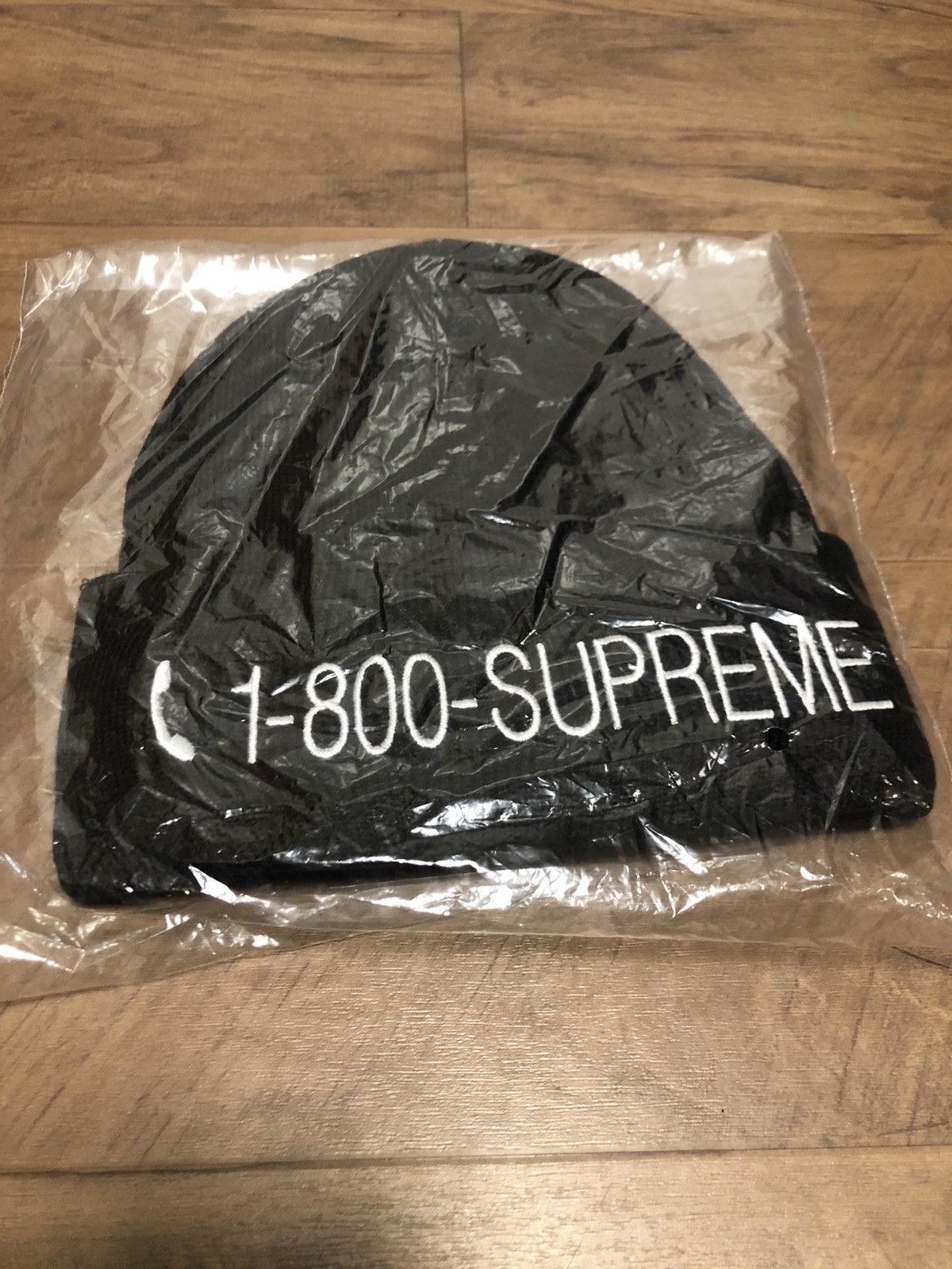 Supreme Supreme 1-800 beanie Size ONE SIZE - 1 Thumbnail