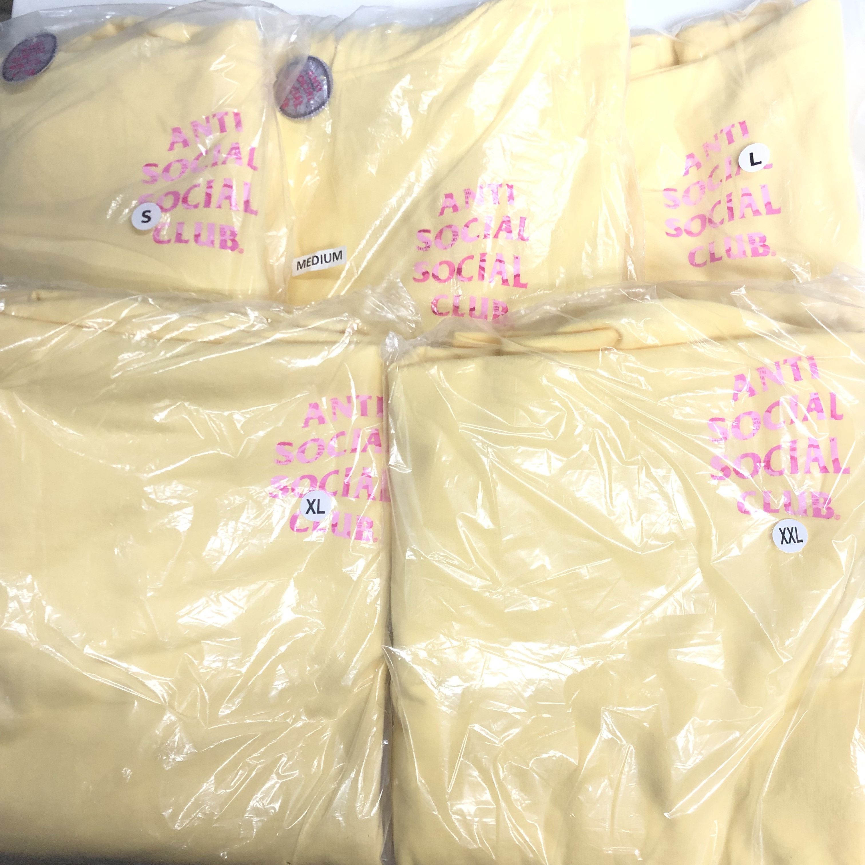 Anti Social Social Club DS Pink Camo ASSC Plain Sight Yellow Hoodie BAPE FTP FOG CDG Size US XXL / EU 58 / 5 - 7 Thumbnail