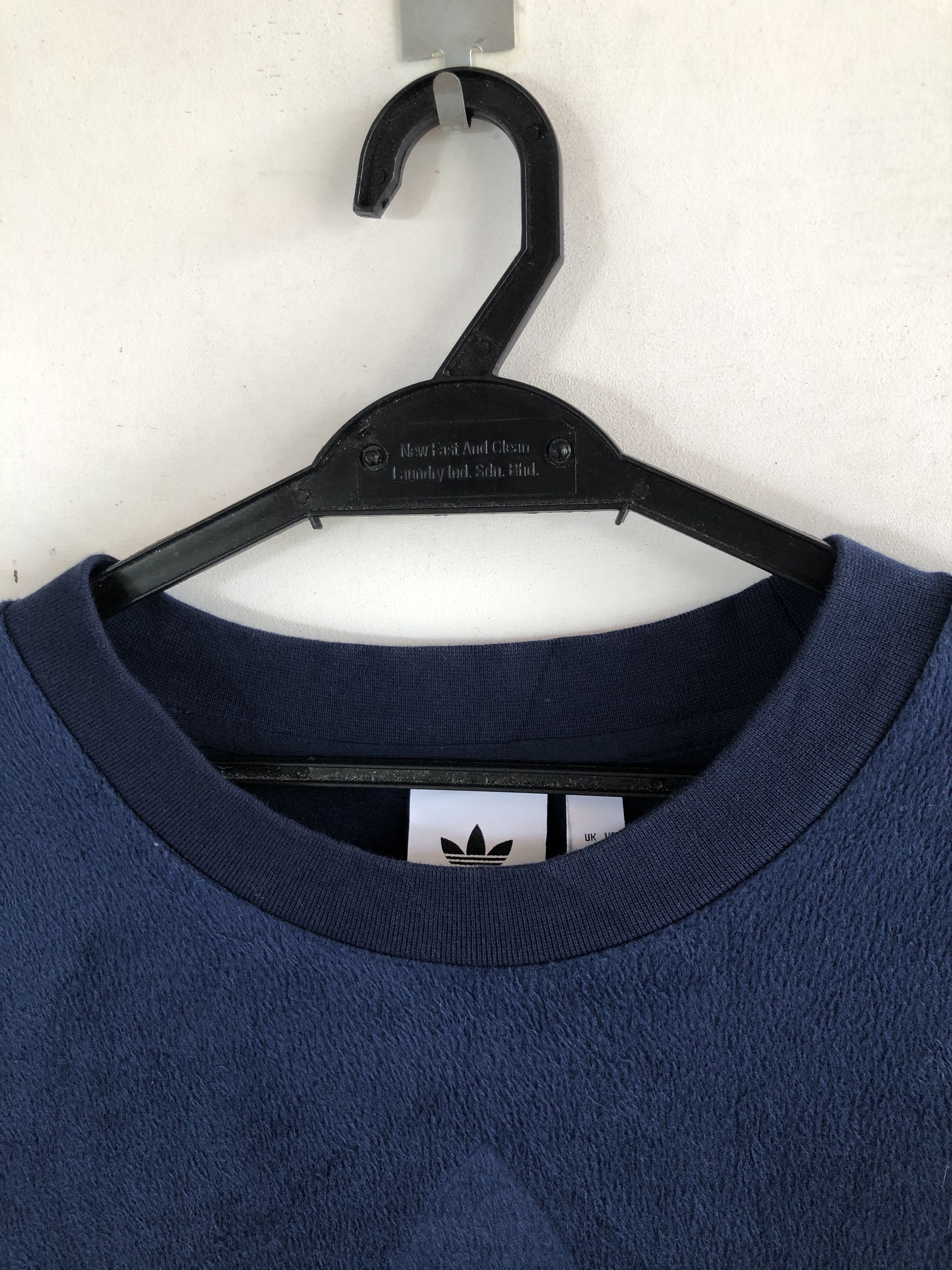 Adidas FW17 ADIDAS VELOUR CREW BIG STEALTH LOGO SWEATSHIRT Size US XL / EU 56 / 4 - 5 Thumbnail
