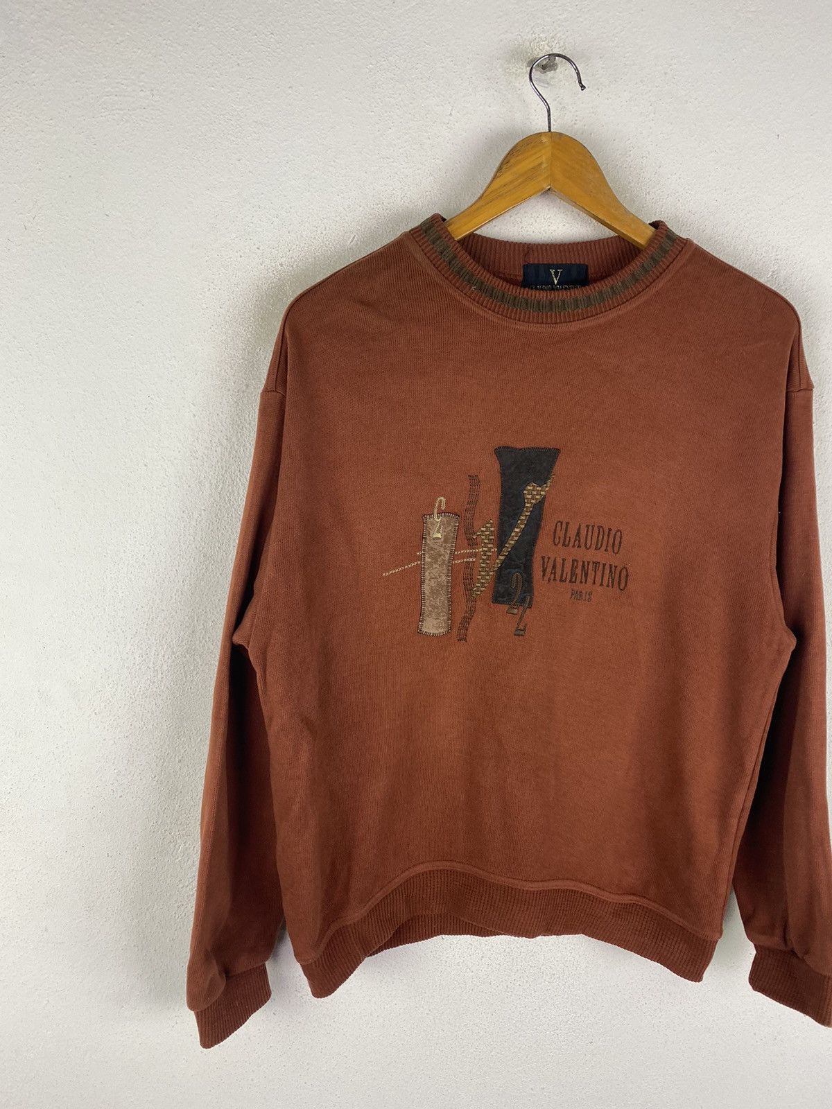 Vintage 🔥SALE🔥CLAUDIO VALENTINO PARIS EMBROIDERED LOGOS SWEATSHIRTS Size US M / EU 48-50 / 2 - 4 Thumbnail