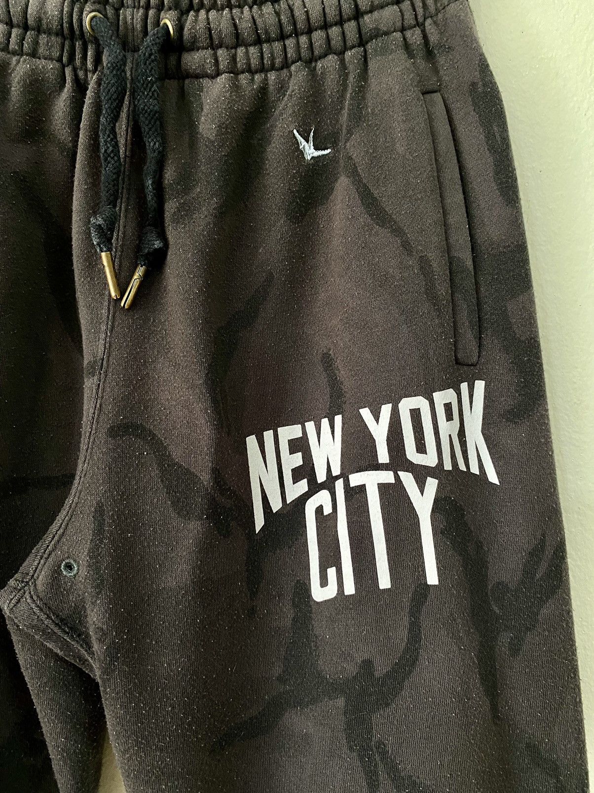 Number (N)ine Number(N)ine 1PIU1UGUALE3 New York City Sweatpants Size US 30 / EU 46 - 2 Thumbnail