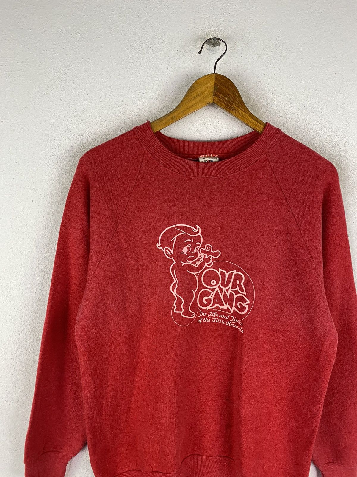 Vintage Vintage 1980s Fruit of the Loom “Our Gang” Red Sweatshirt Size US M / EU 48-50 / 2 - 4 Thumbnail
