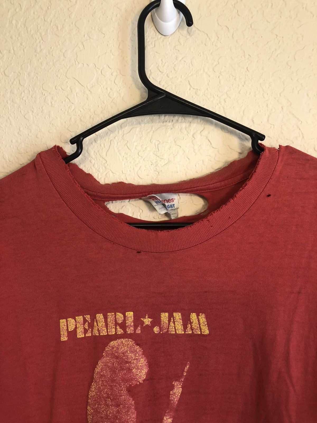 Vintage Vintage Thrashed Pearl Jam 98 Tour Distressed Custom Tee Size US L / EU 52-54 / 3 - 9 Thumbnail