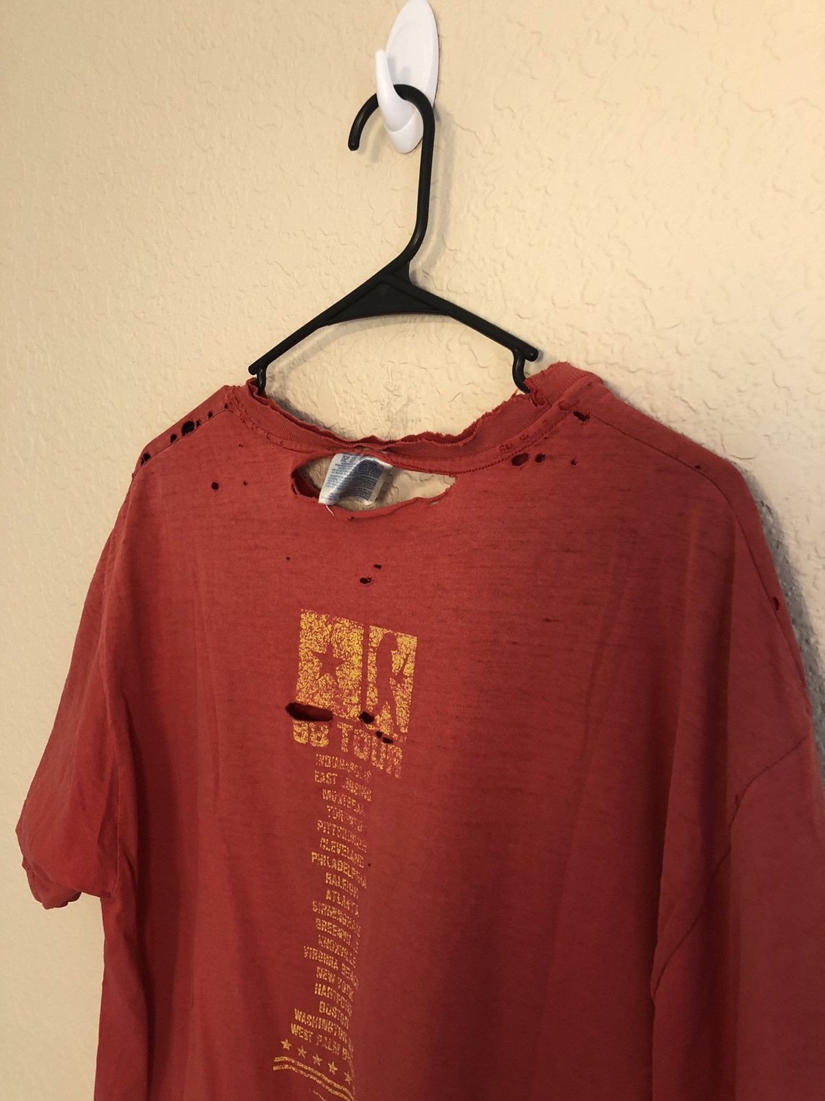 Vintage Vintage Thrashed Pearl Jam 98 Tour Distressed Custom Tee Size US L / EU 52-54 / 3 - 23 Thumbnail