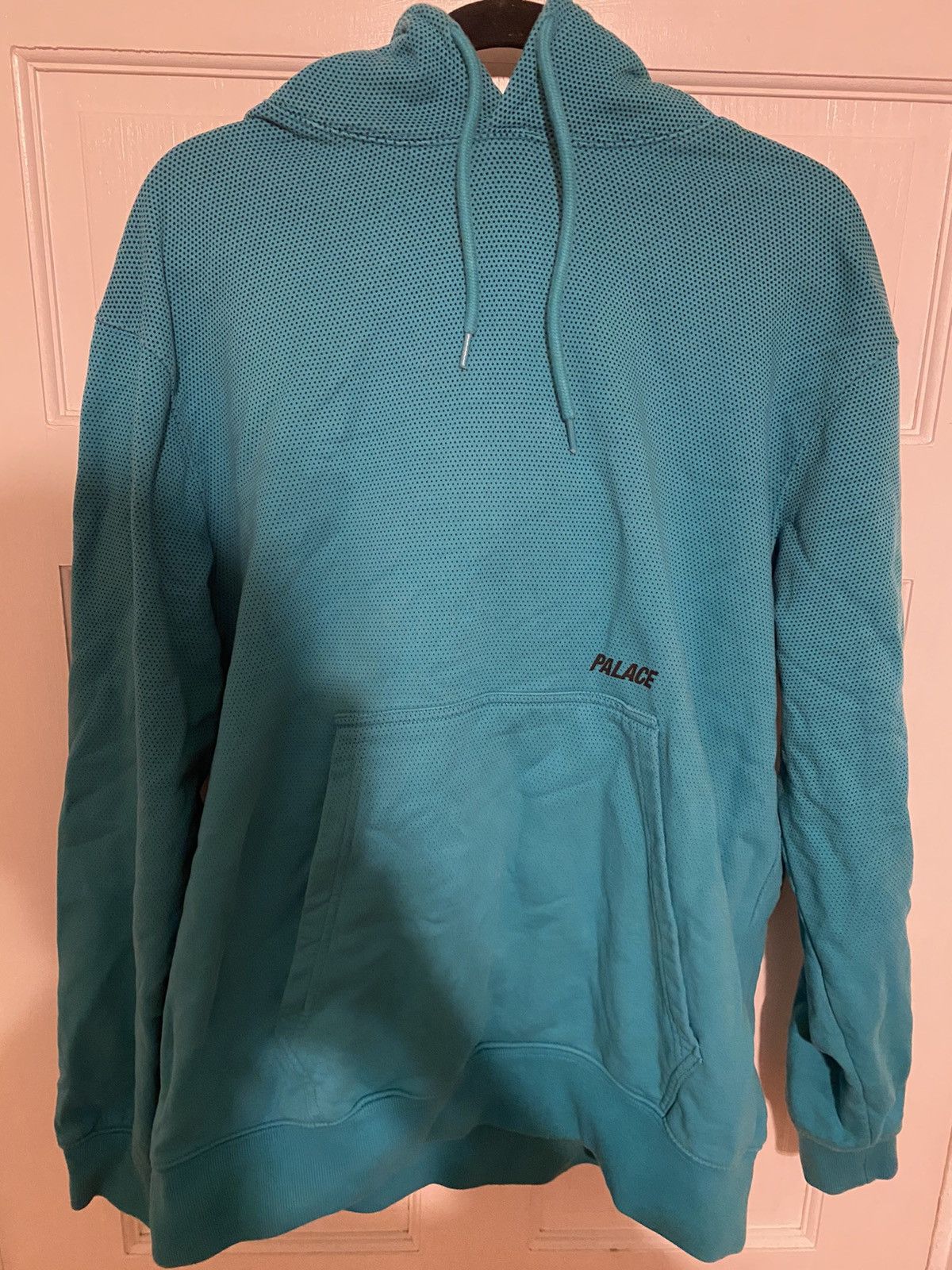 Palace tri fade hood hotsell