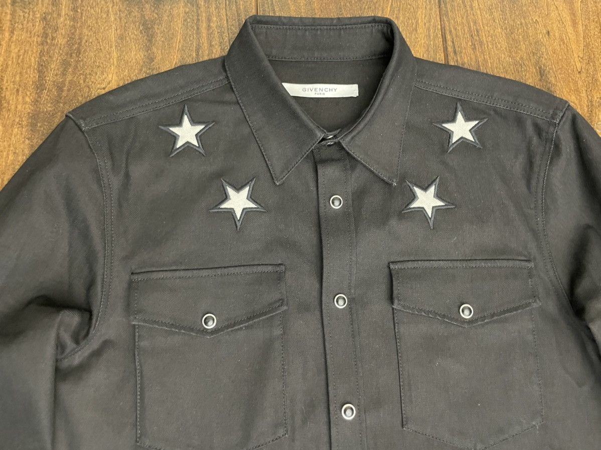Givenchy Star Denim Button Up Size US M / EU 48-50 / 2 - 3 Thumbnail