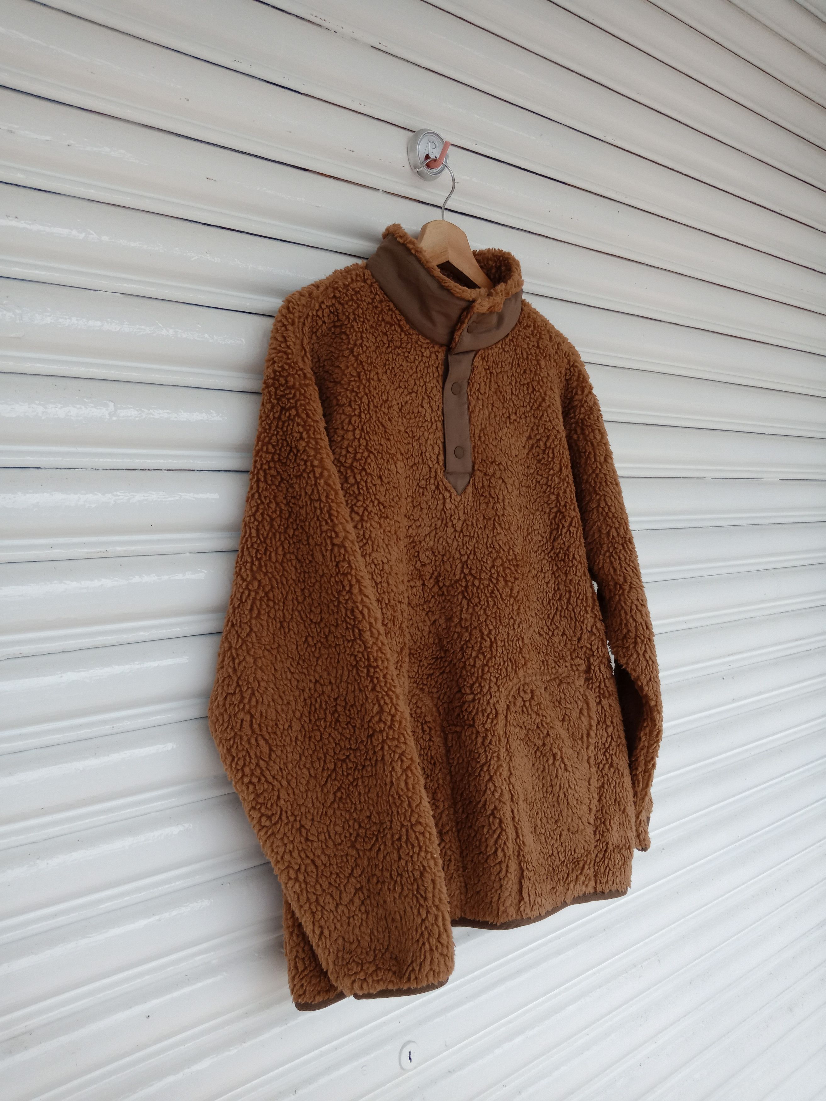 Uniqlo × White Mountaineering White Mountaineering Uniqlo Sherpa Brown Size US L / EU 52-54 / 3 - 5 Thumbnail