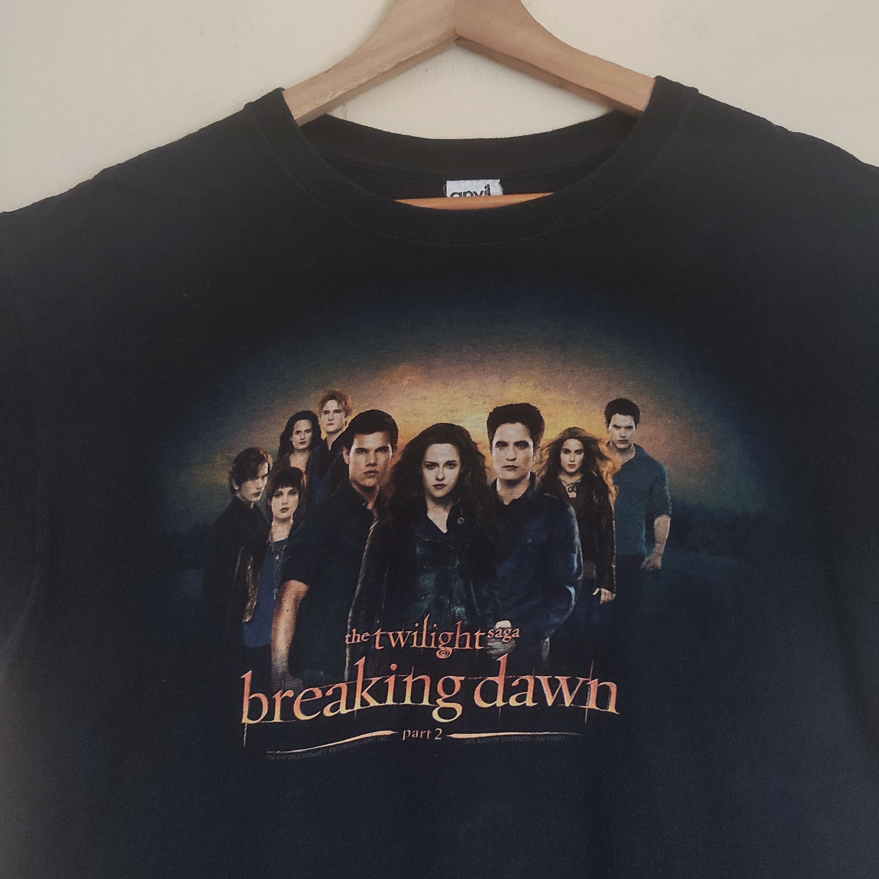 Vintage Vintage The Twilight Saga Breaking Down Movie Tshirt Size US L / EU 52-54 / 3 - 2 Thumbnail