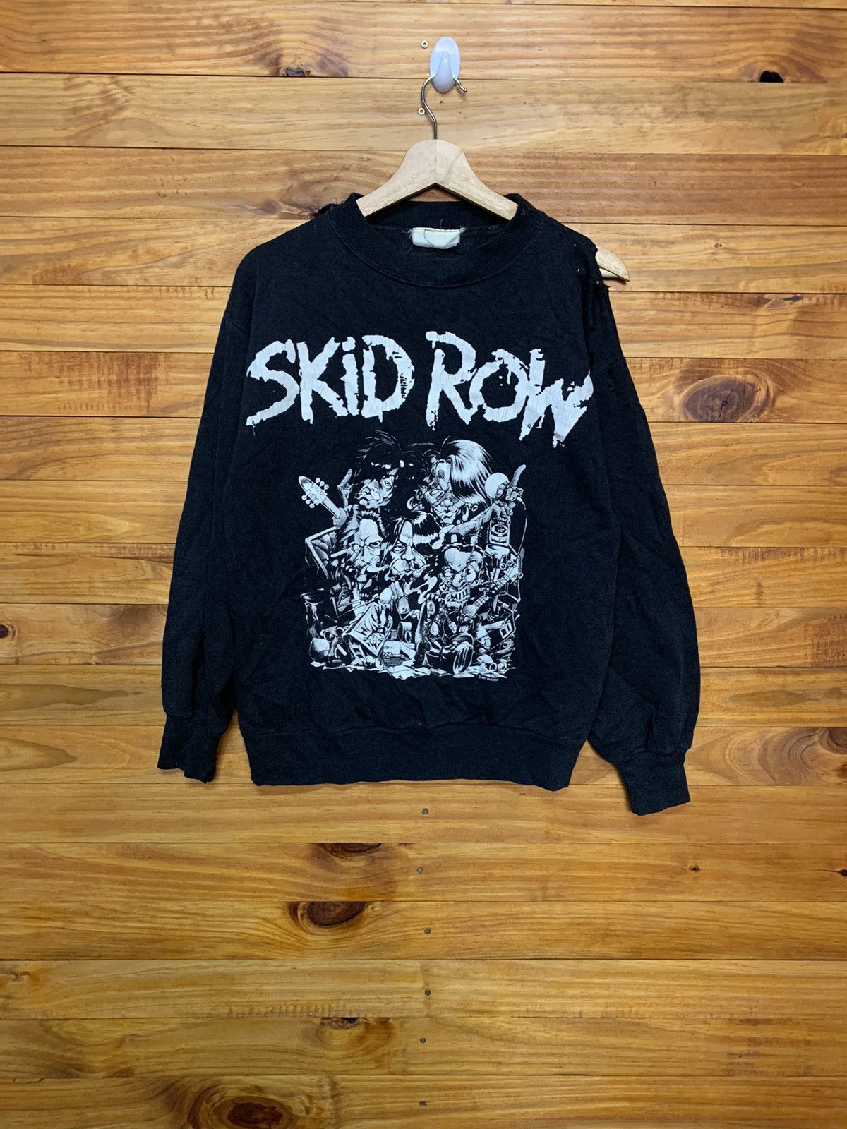 Band Tees Vintage 1991 Skid Row Distressed Sweatshirts Made In USA Size US S / EU 44-46 / 1 - 4 Thumbnail