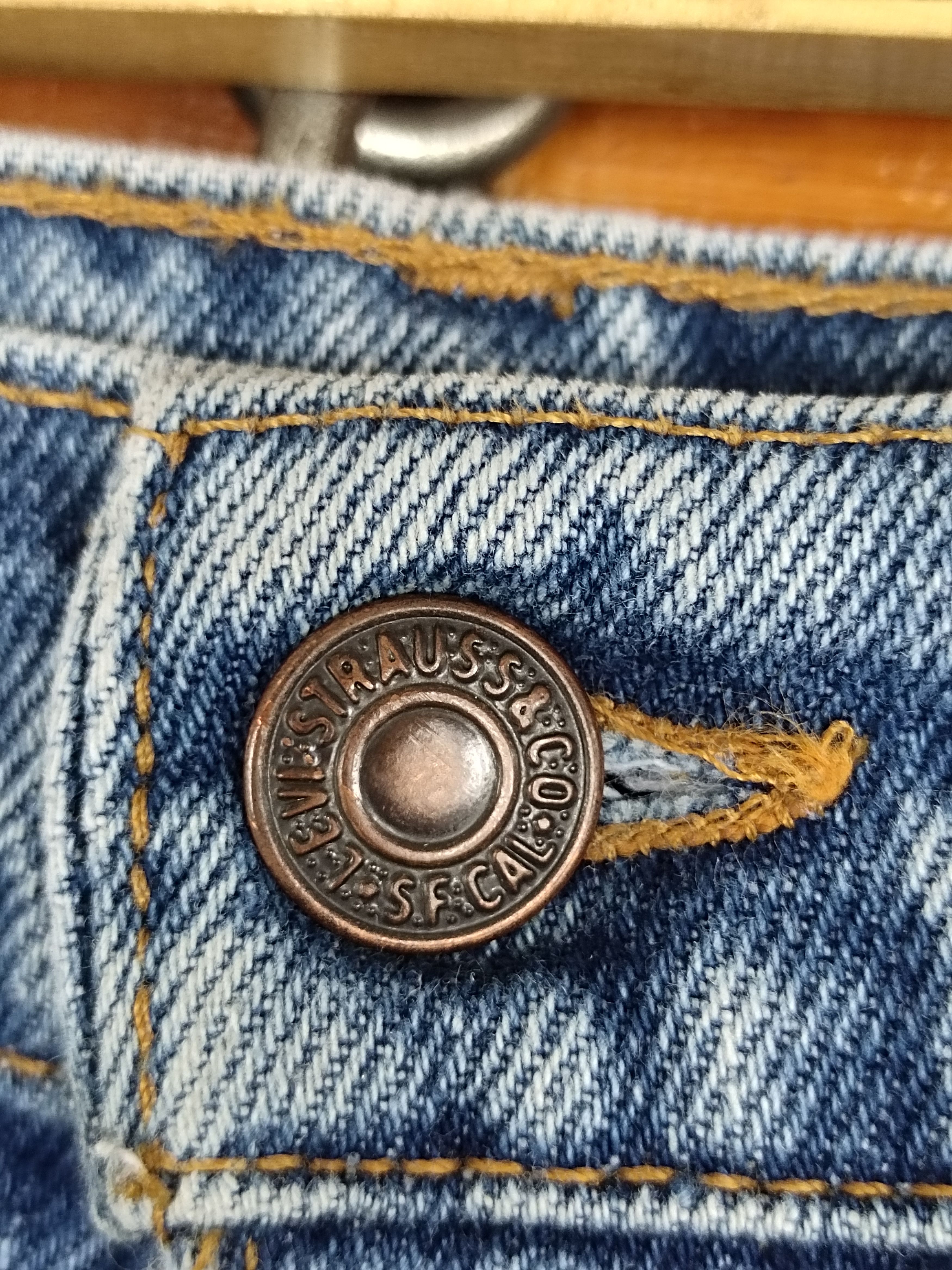 Levi's Vintage 90s LEVIS 551 Faded Blue Relaxed Fit Tapered Leg Size US 33 - 15 Thumbnail