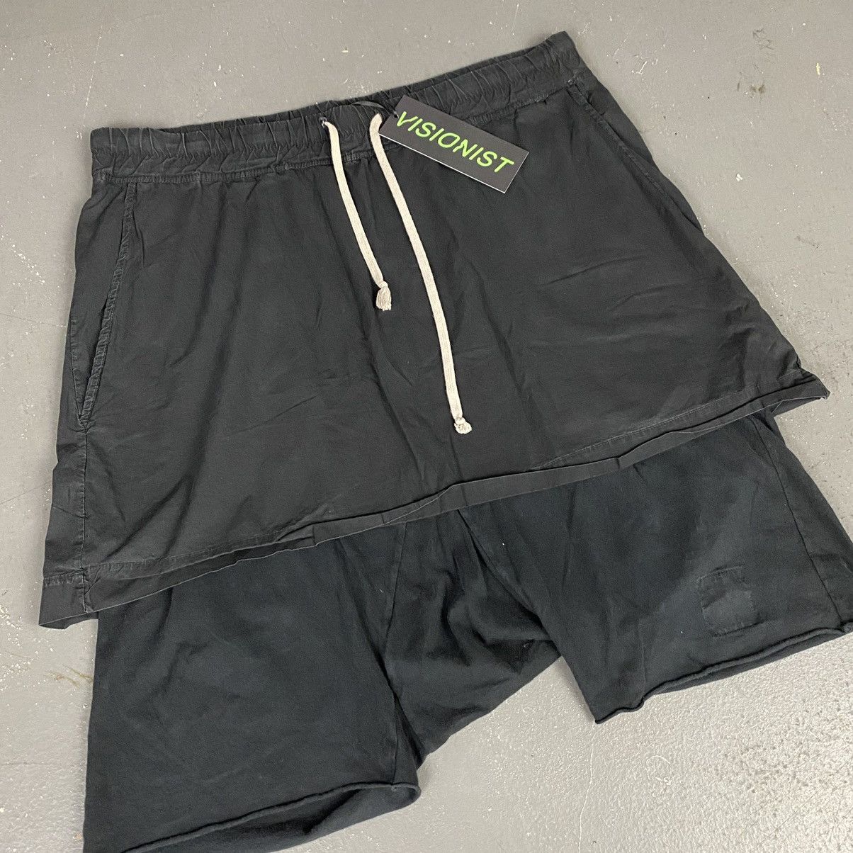 Rick Owens × Rick Owens Drkshdw Rick Owens Drkshdw Kilt Pod Shorts Size Small Size US 32 / EU 48 - 3 Thumbnail