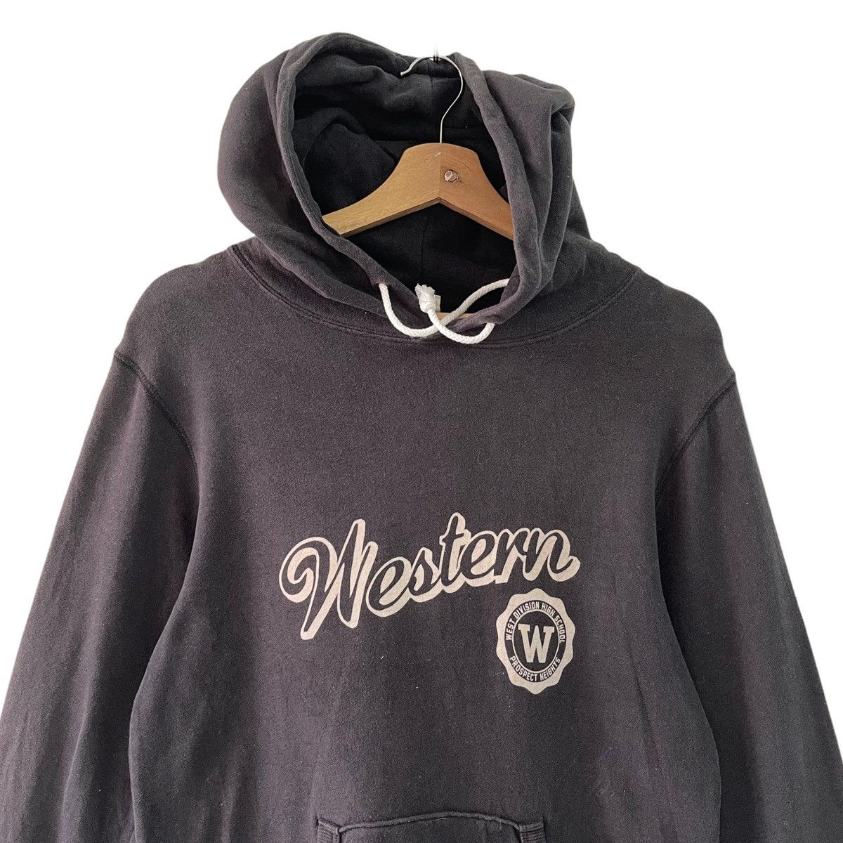 Champion Vintage Wastern West Division High Scholl Hoodies Size M Size US M / EU 48-50 / 2 - 4 Thumbnail