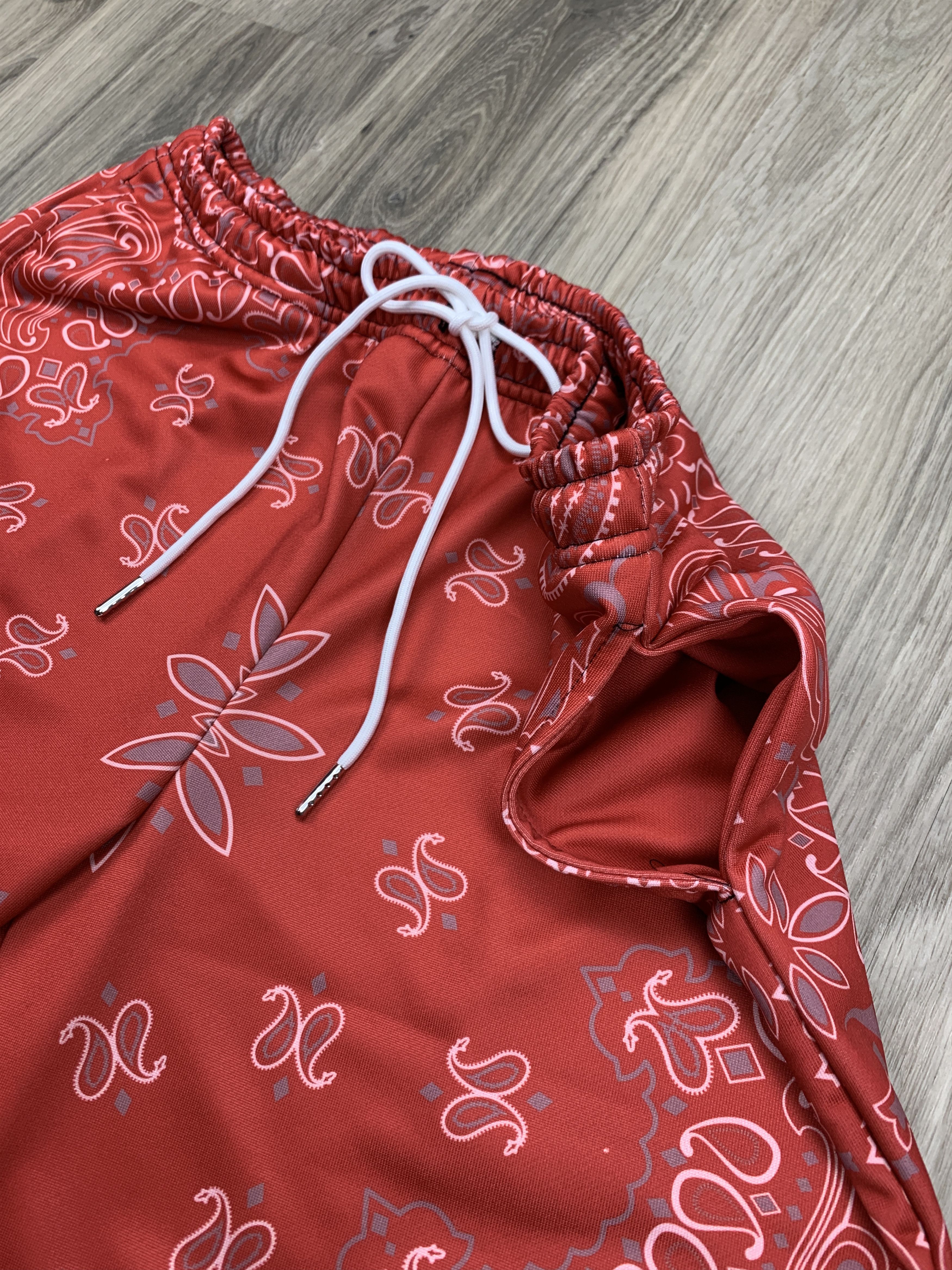 Other Red Bandana Shorts Size US 32 / EU 48 - 3 Thumbnail
