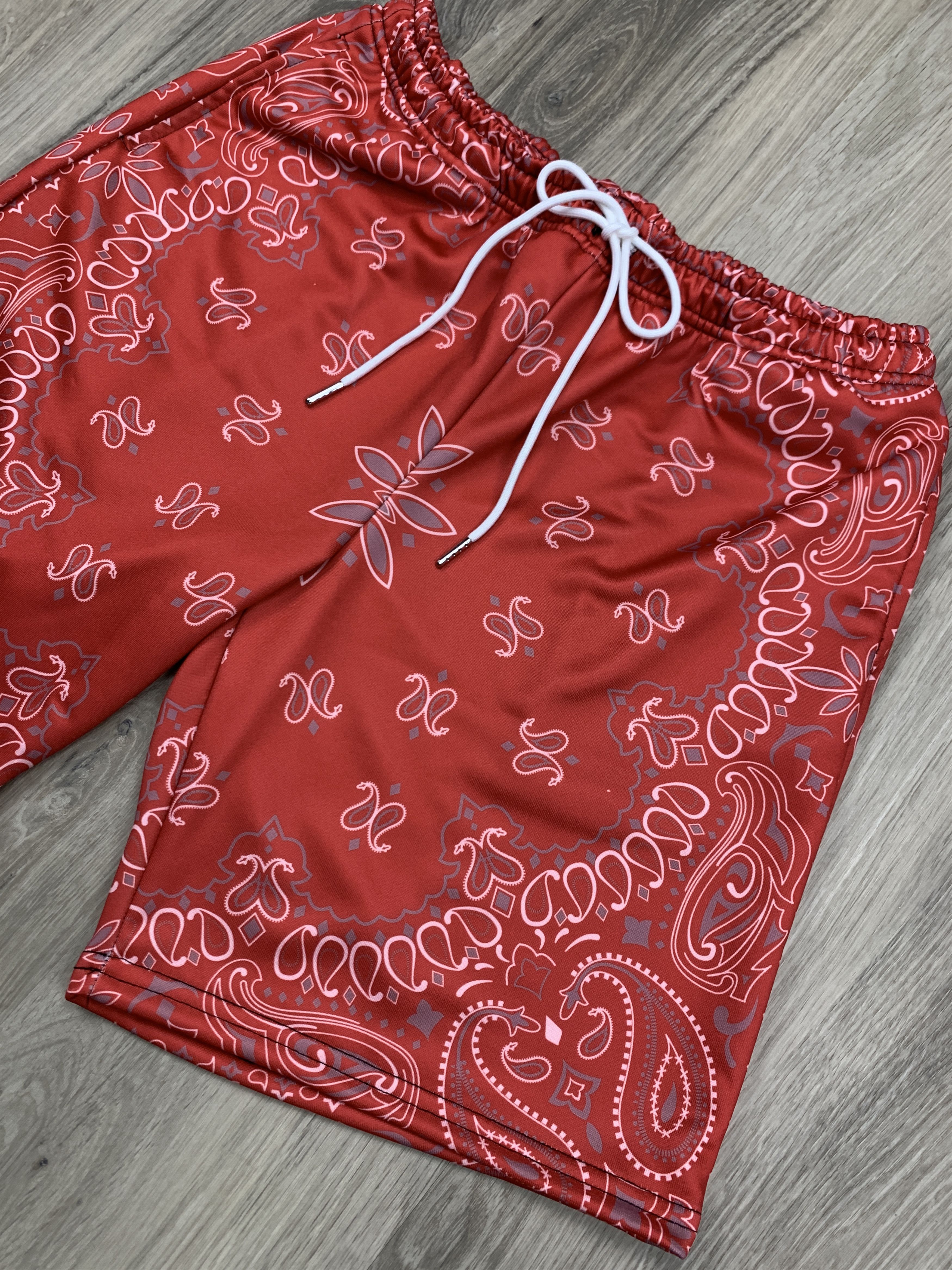 Other Red Bandana Shorts Size US 32 / EU 48 - 2 Thumbnail