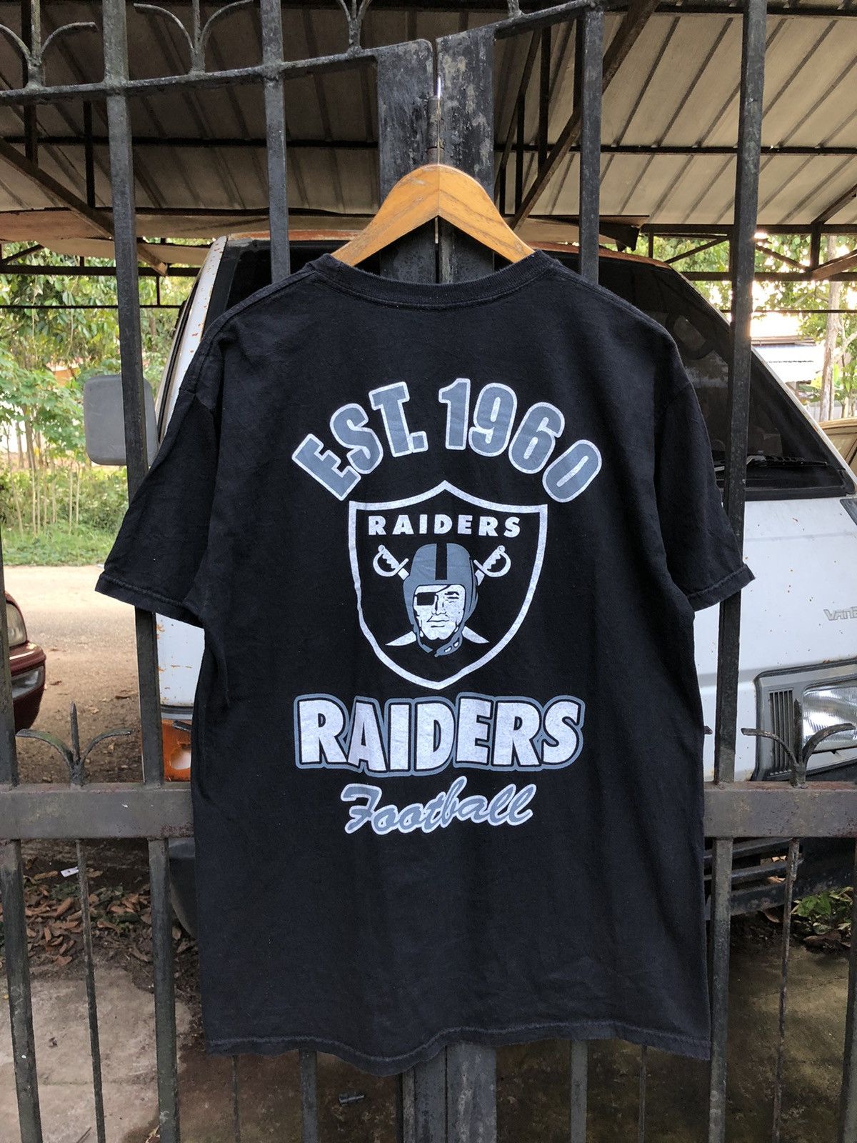 NFL × Vintage Oakland Raiders TShirt Size US L / EU 52-54 / 3 - 1 Thumbnail