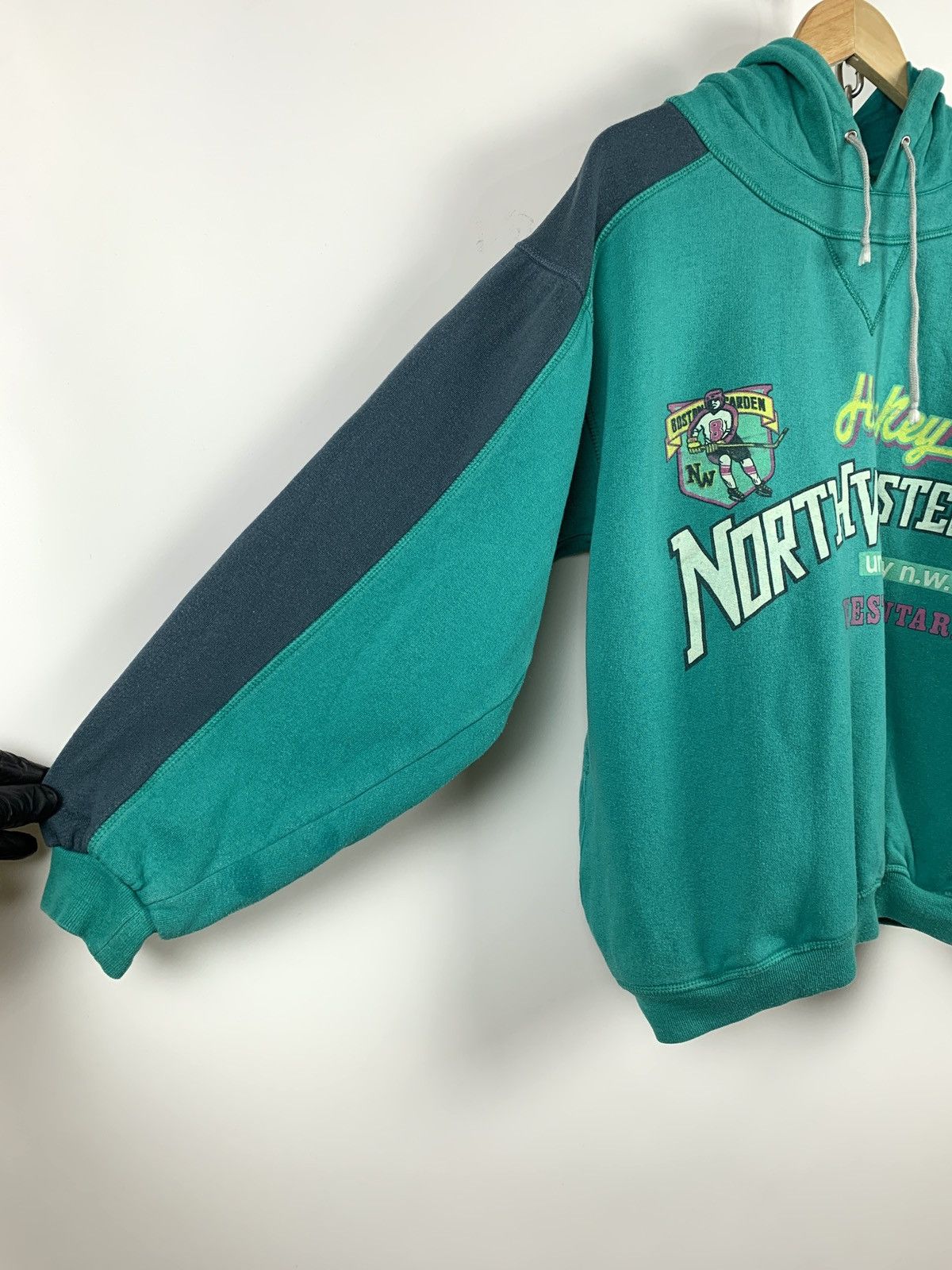 NHL Vintage North Western University Hockey On Ice Hoodie Size US M / EU 48-50 / 2 - 7 Thumbnail