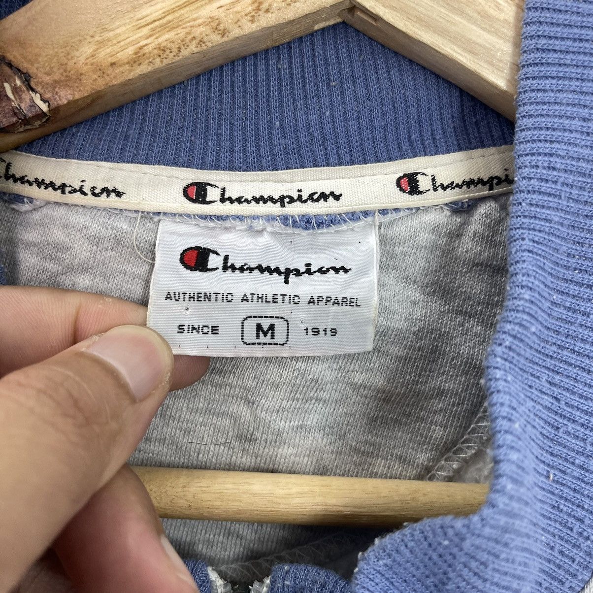 Champion Vintage 90’s Champion Big Logo Zipper Varsity Size M Size US M / EU 48-50 / 2 - 7 Thumbnail