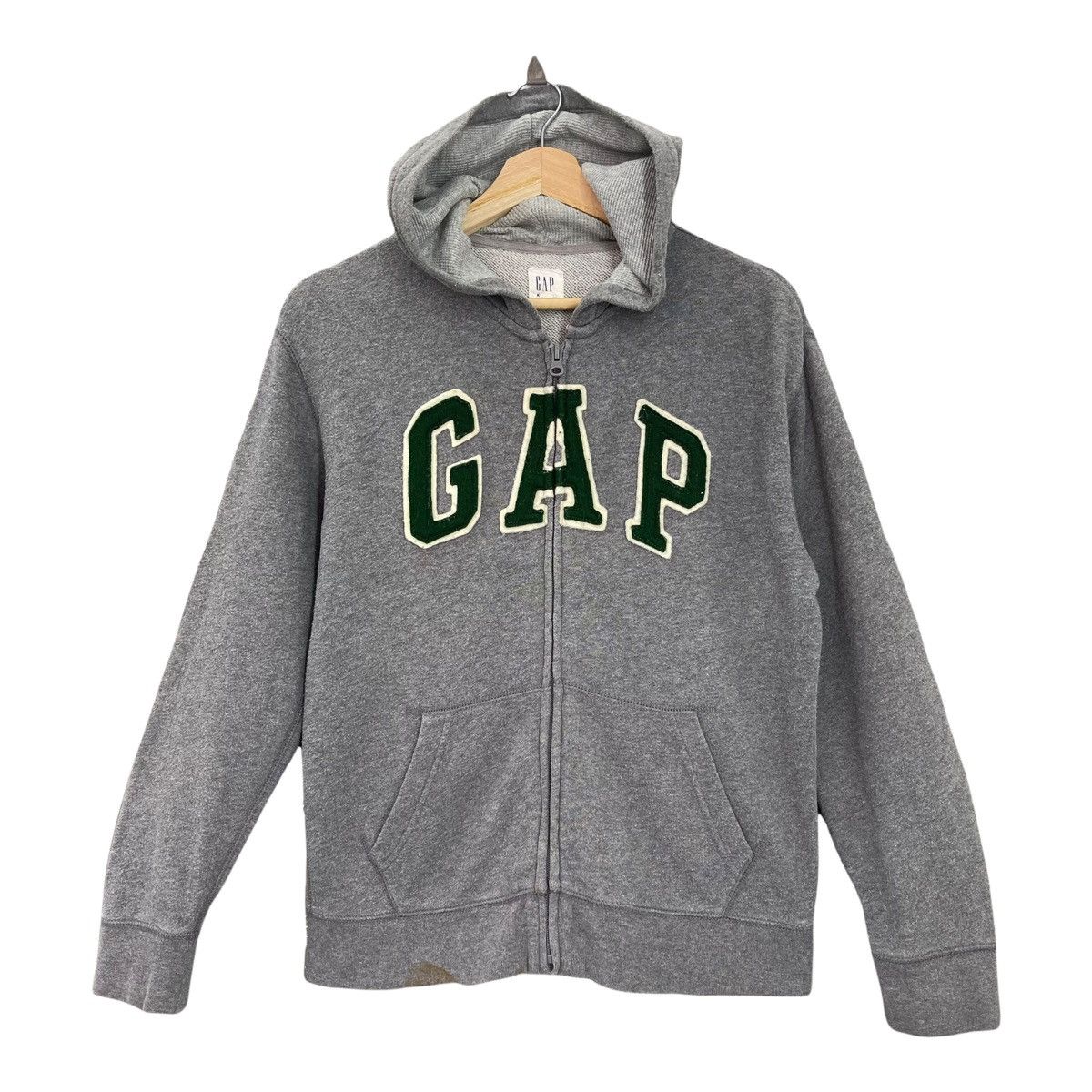 Gap Vintage Gap Embroided Big Logo Fullzip Hoodie size M Size US M / EU 48-50 / 2 - 3 Thumbnail