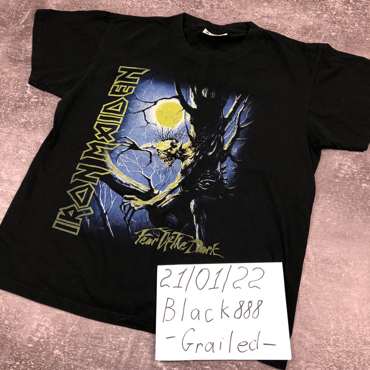 Band Tees Vintage Iron Maiden Fear Of The Dark T Shirt Band Tee Size US M / EU 48-50 / 2 - 14 Thumbnail