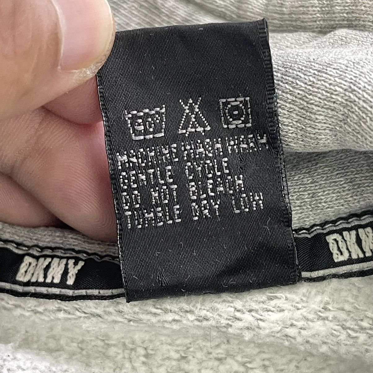 DKNY 90’s DKNY Big Logo Embroidered Halfzip Sweatshirt Size XXL Size US XXL / EU 58 / 5 - 11 Thumbnail